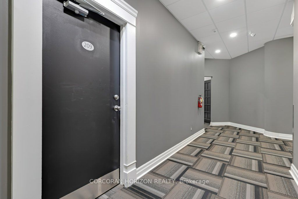 276 King Street W 209, Kitchener, ON N2G 1B6 photo 5