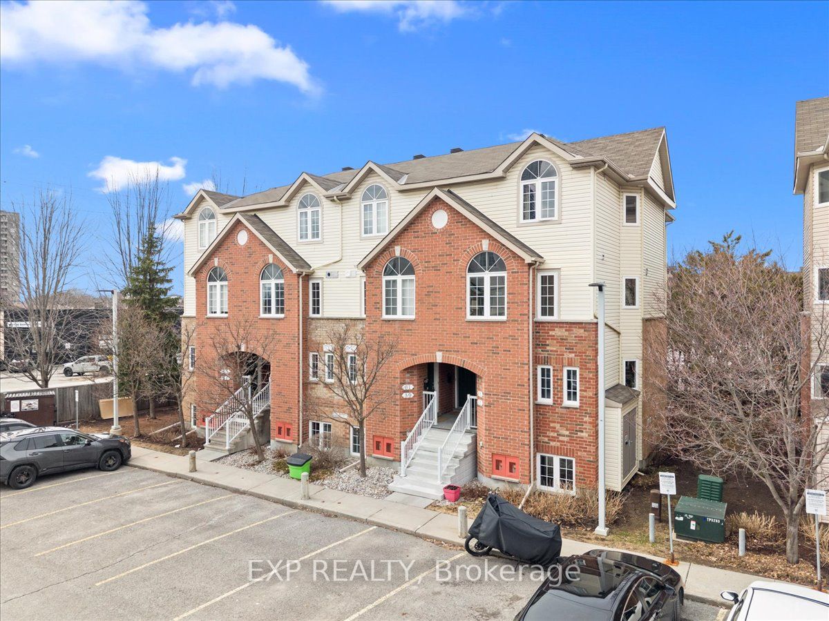57 Steele Park Private, Cyrville - Carson Grove - Pineview, ON K1J 0J2