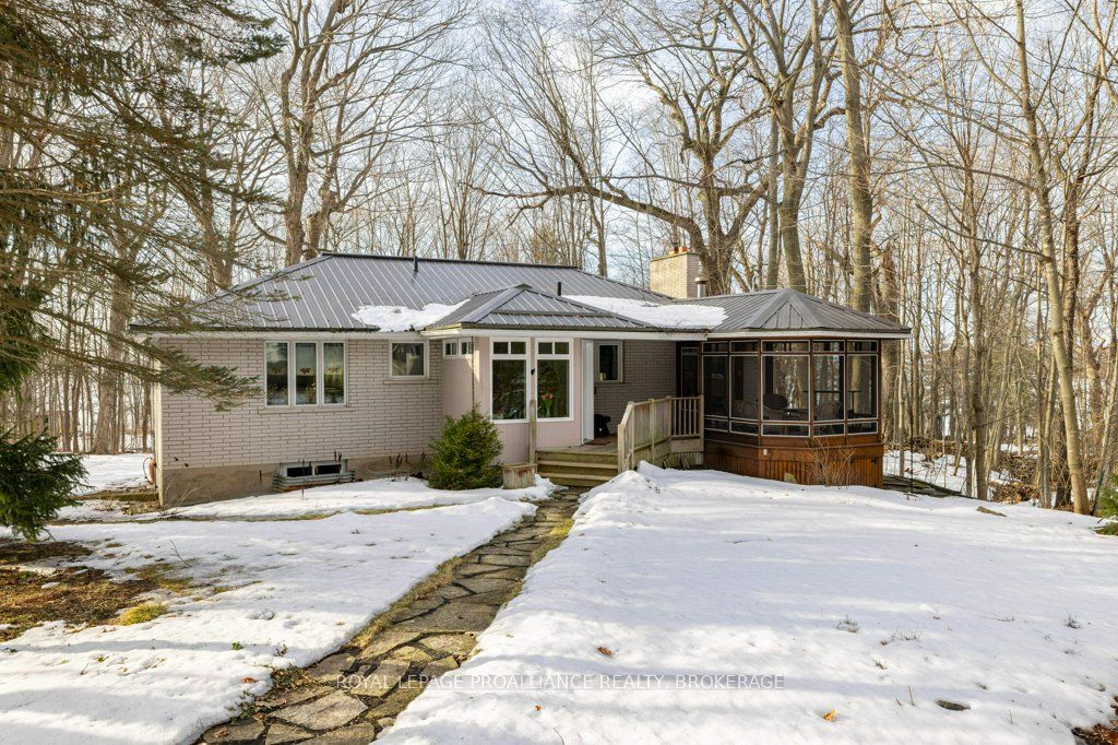 12 Oriole Lane, Kingston, ON K7K 5E2