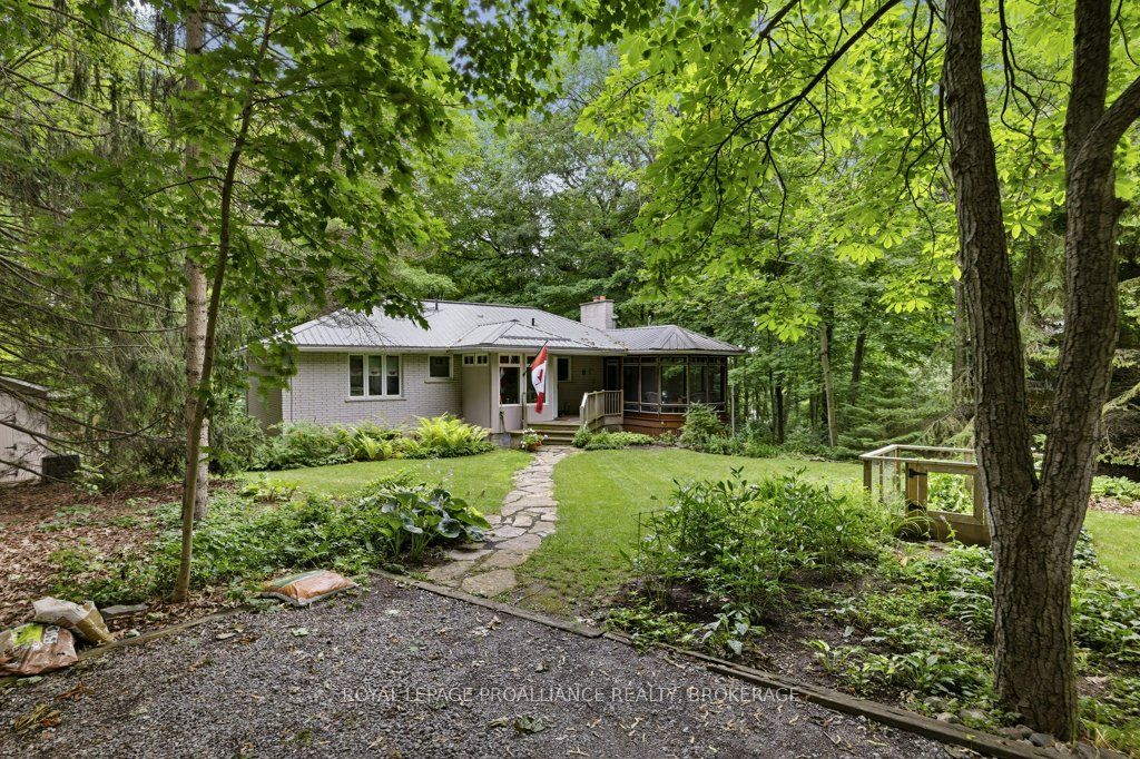 12 Oriole Lane, Kingston, ON K7K 5E2 photo 2