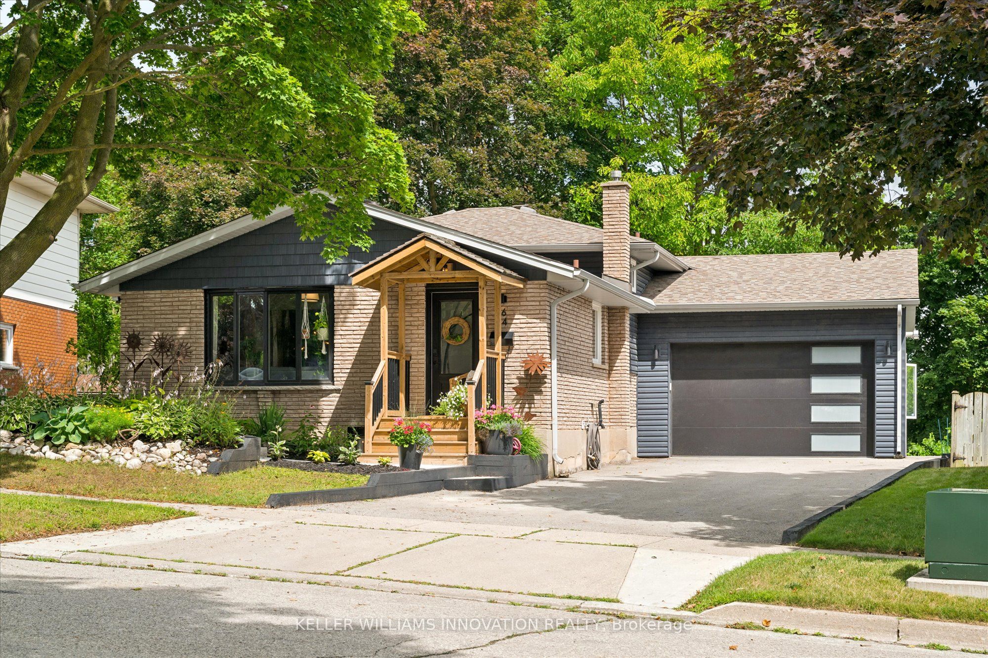 64 Westbury Crescent, Cambridge, ON N3C 3G2