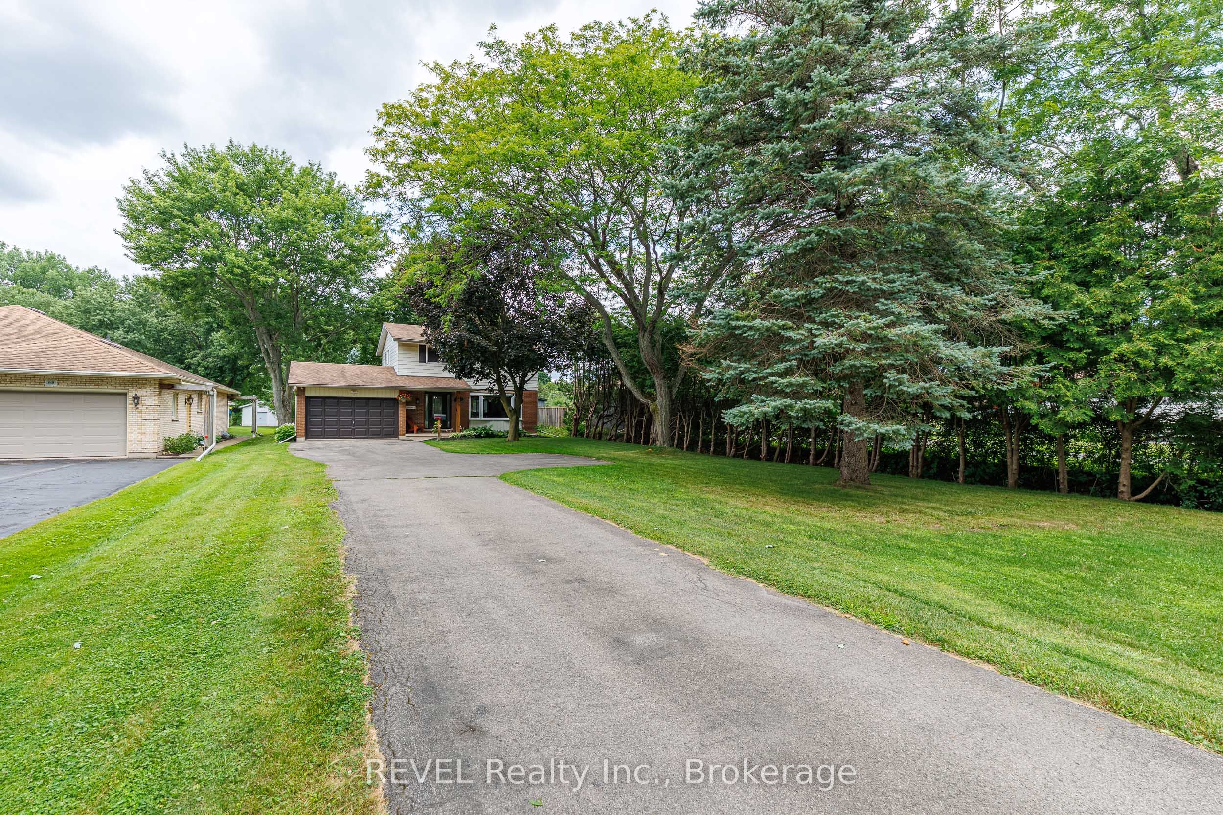 853 South Pelham Road, Welland, ON L3C 3C9 photo 2