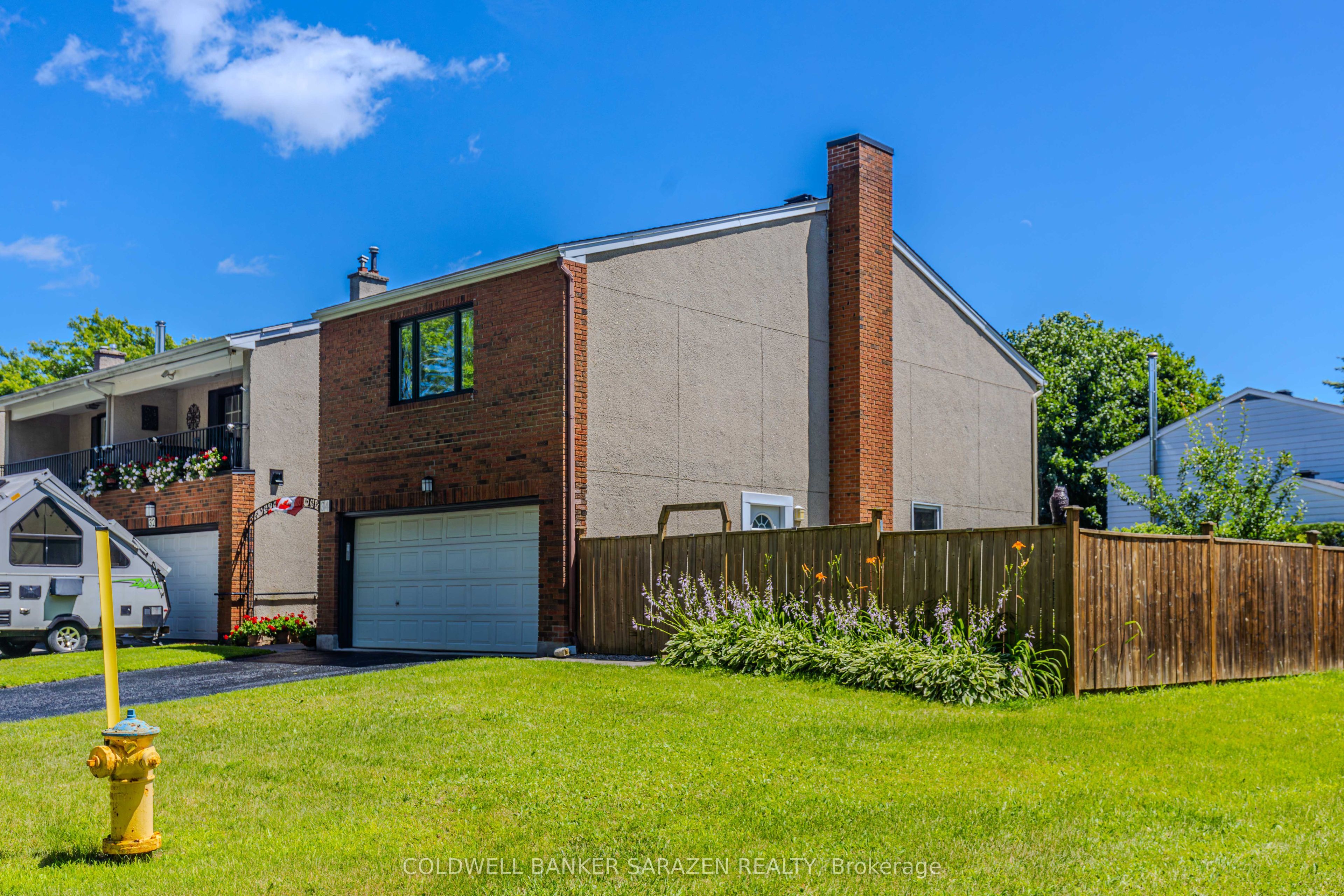 34 Hobart Crescent, South of Baseline to Knoxdale, ON K2H 5S4 photo 3