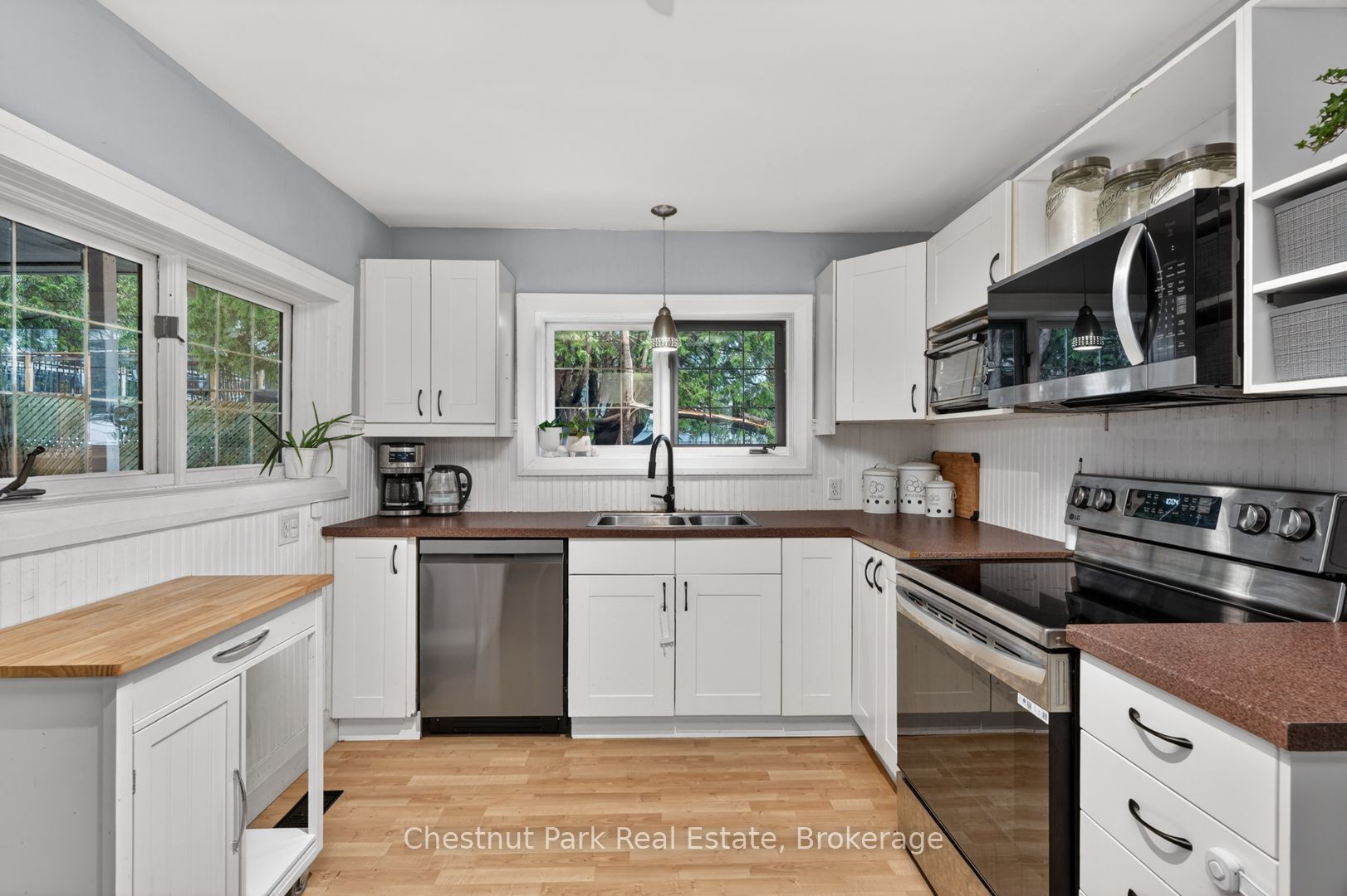 3 CORA Street E, Huntsville, ON P1H 1T5 photo 2