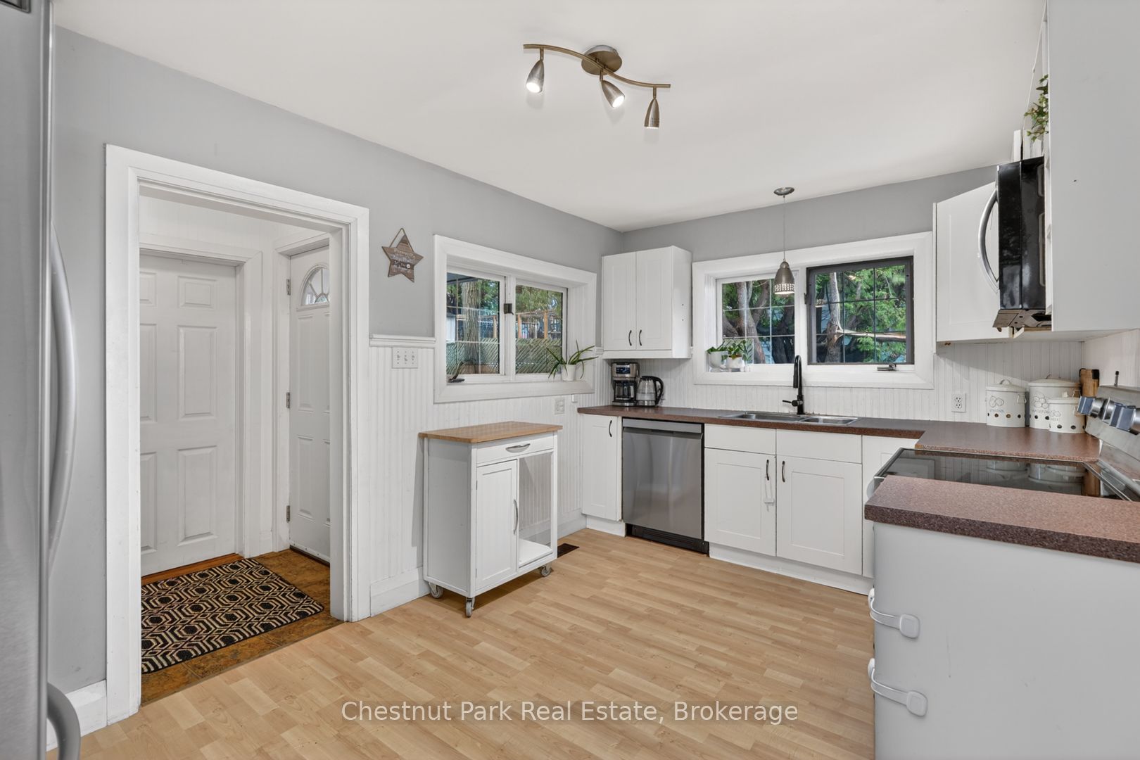 3 CORA Street E, Huntsville, ON P1H 1T5 photo 4