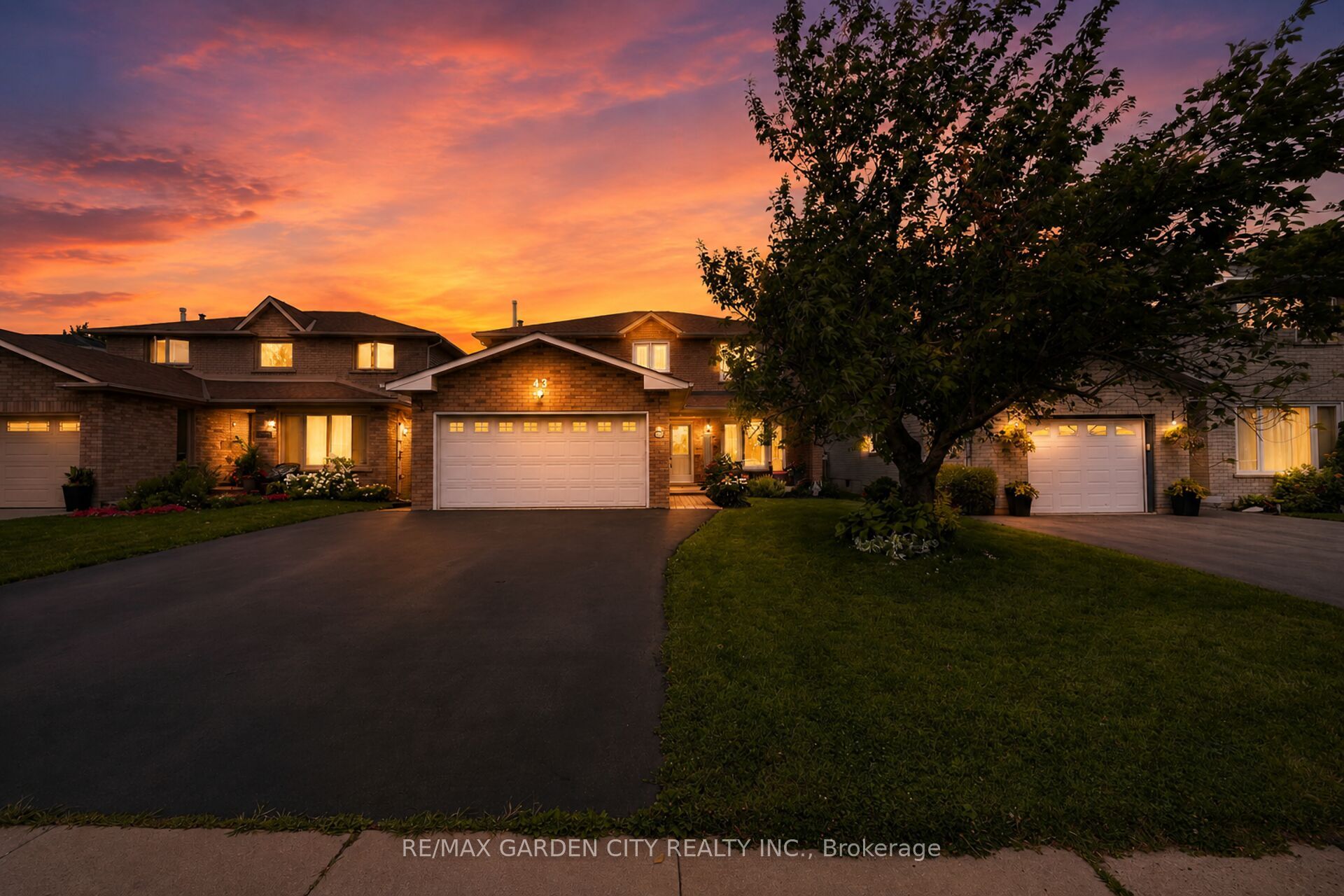 43 Bonaparte Way, Hamilton, ON L9B 2E1 photo 2