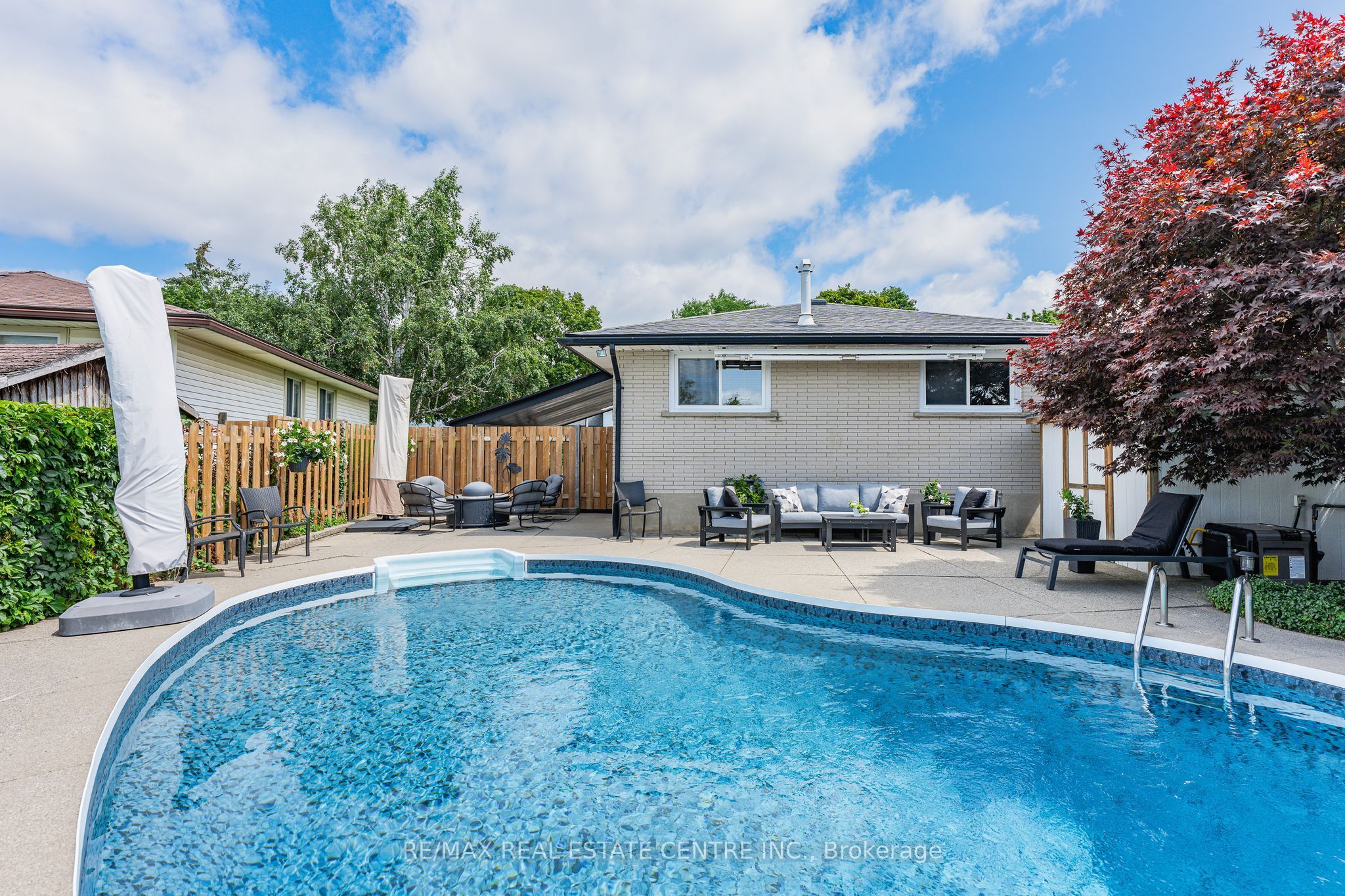 107 Laurentian Drive, Kitchener, ON N2E 1C3 photo 2