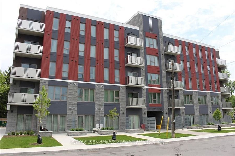77 Leland Street 402, Hamilton, ON L8S 3A1