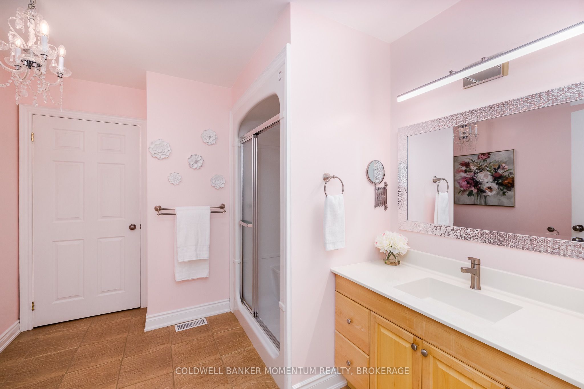 25 ORMOND Street S, Thorold, ON L2V 1Y3 photo 5