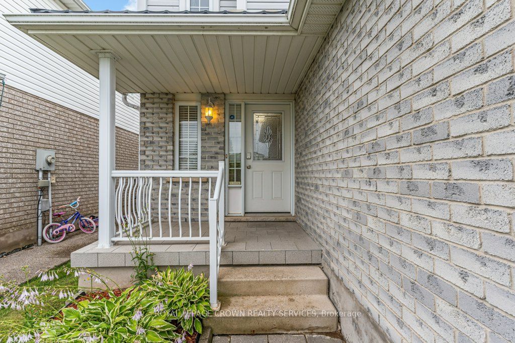 268 Gatehouse Drive, Cambridge, ON N1P 1E6 photo 2