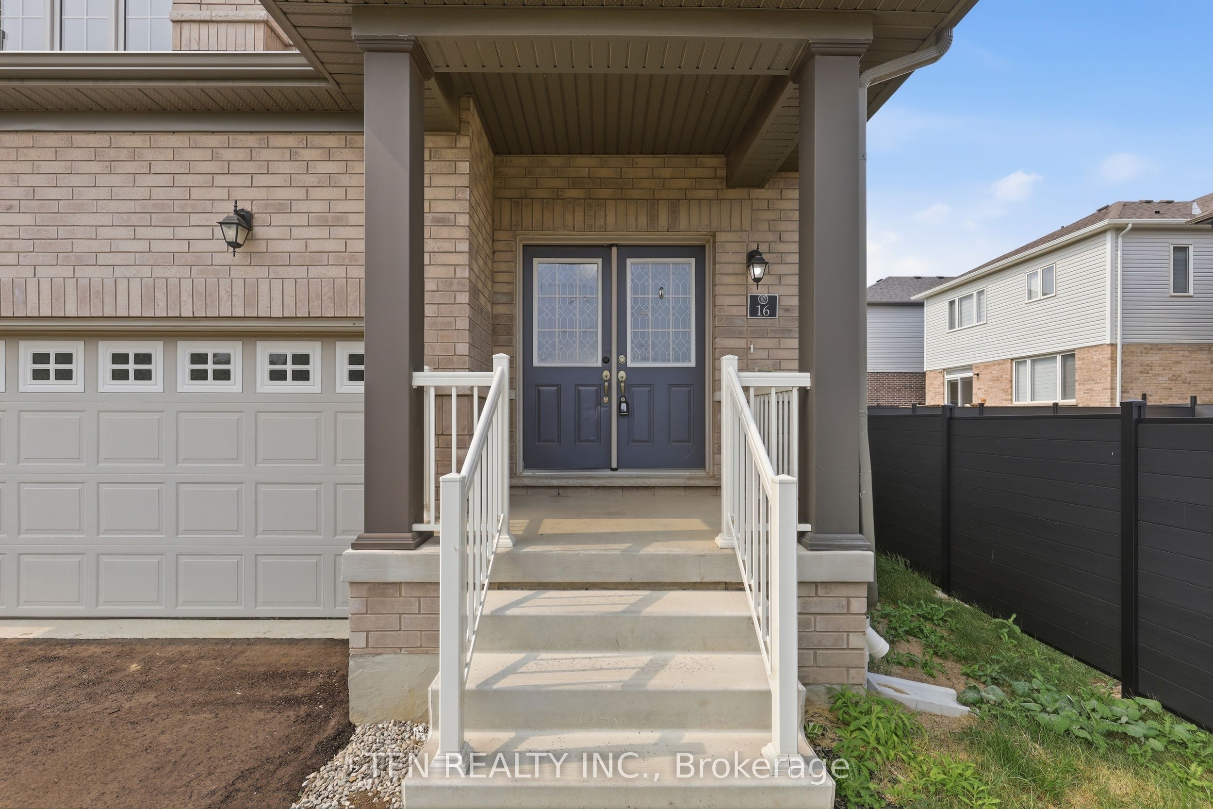 16 Blaney Street, Brant, ON N3L 0M8 photo 3