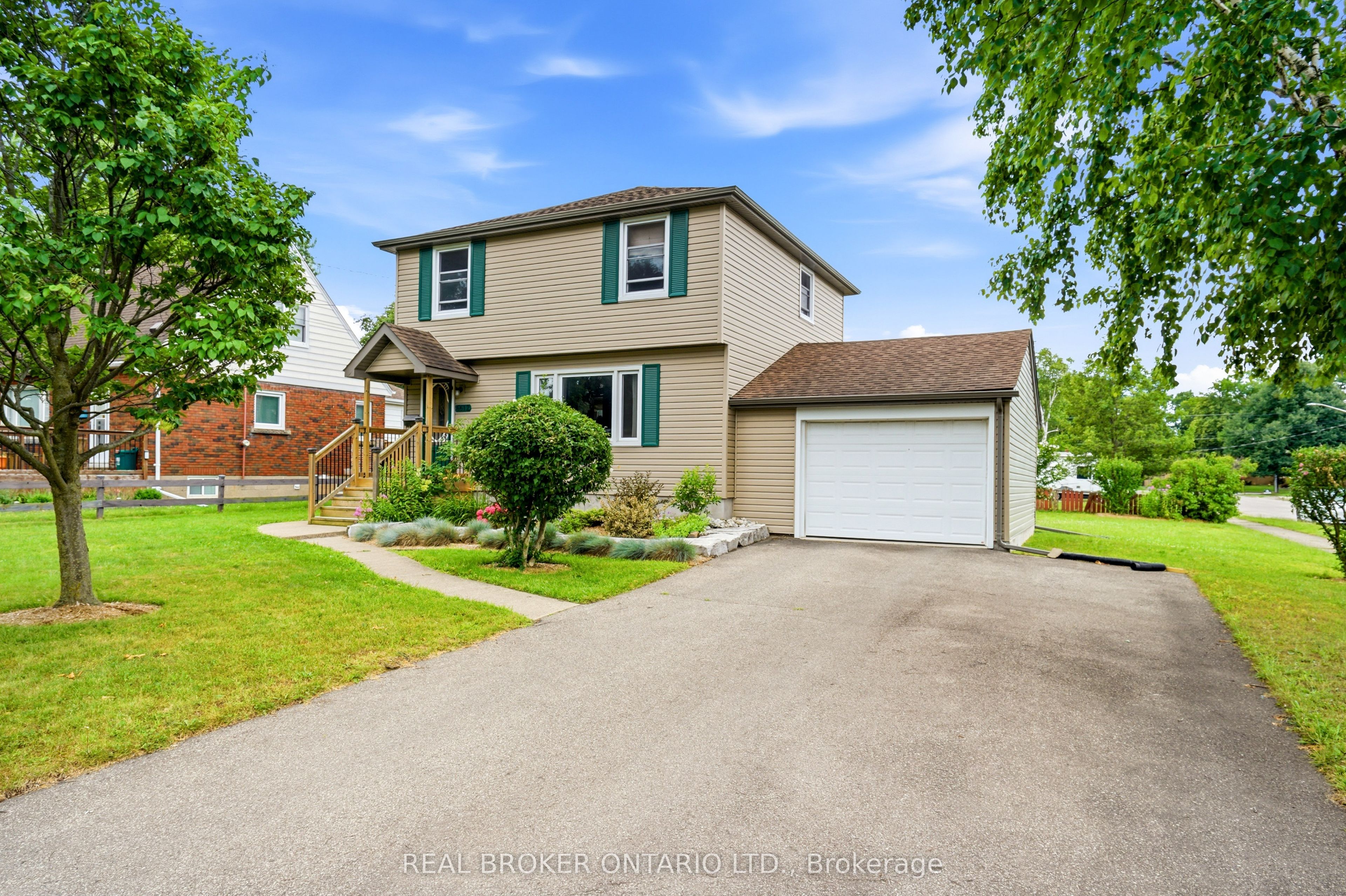 6612 Stamford Green Drive, Niagara Falls, ON L2J 1T8 photo 3