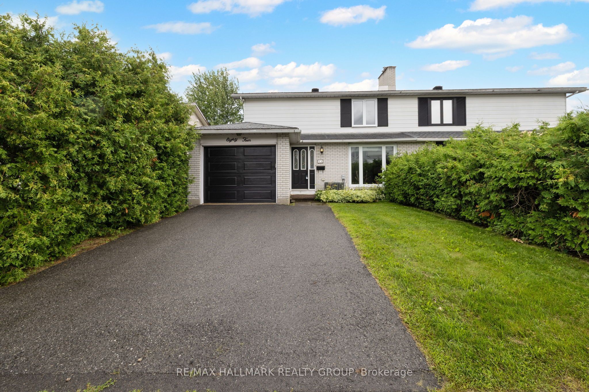 84 Chesterton Drive, Cityview - Parkwoods Hills - Rideau Shore, ON K2E 5T6