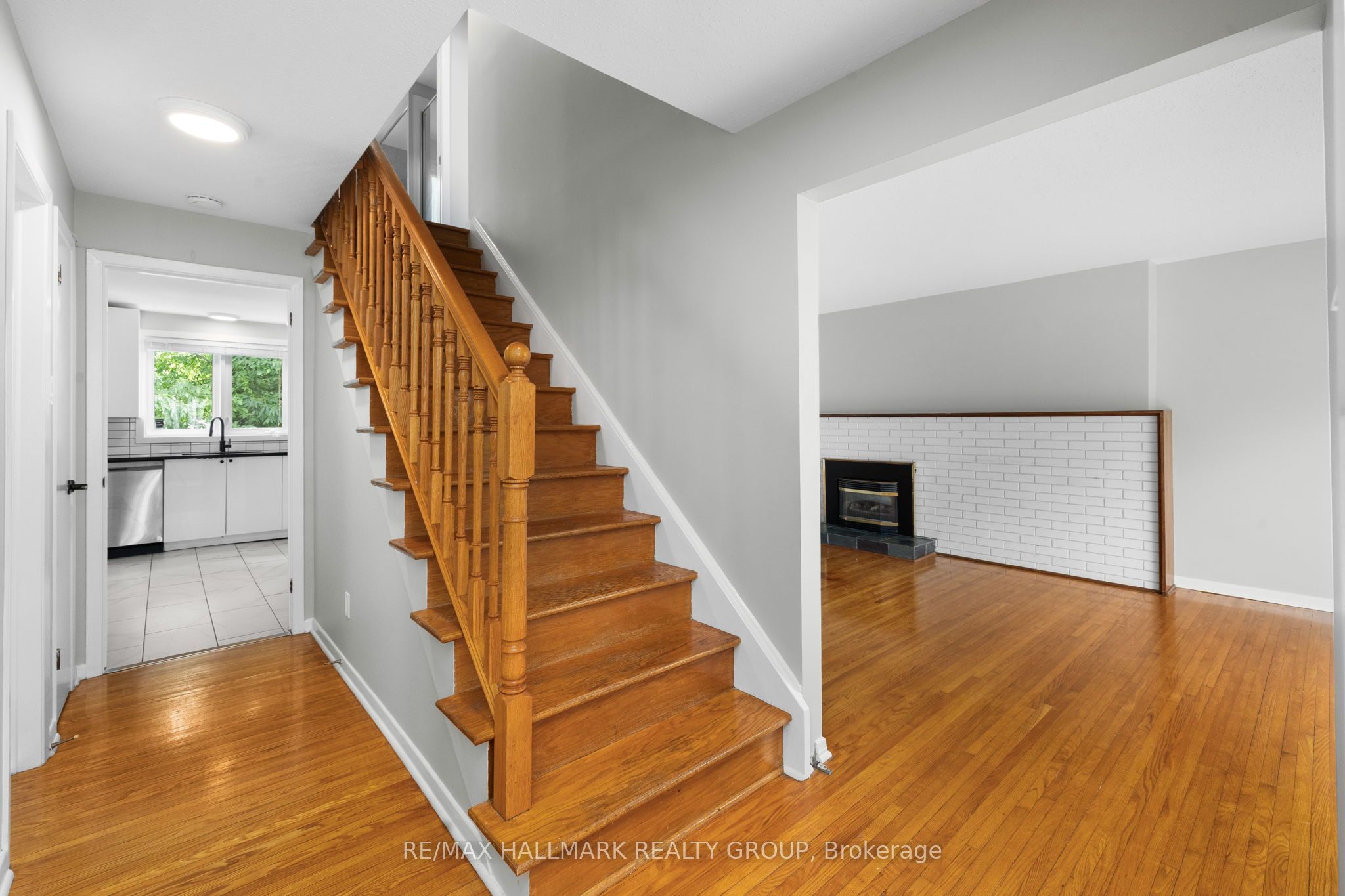 84 Chesterton Drive, Cityview - Parkwoods Hills - Rideau Shore, ON K2E 5T6 photo 4