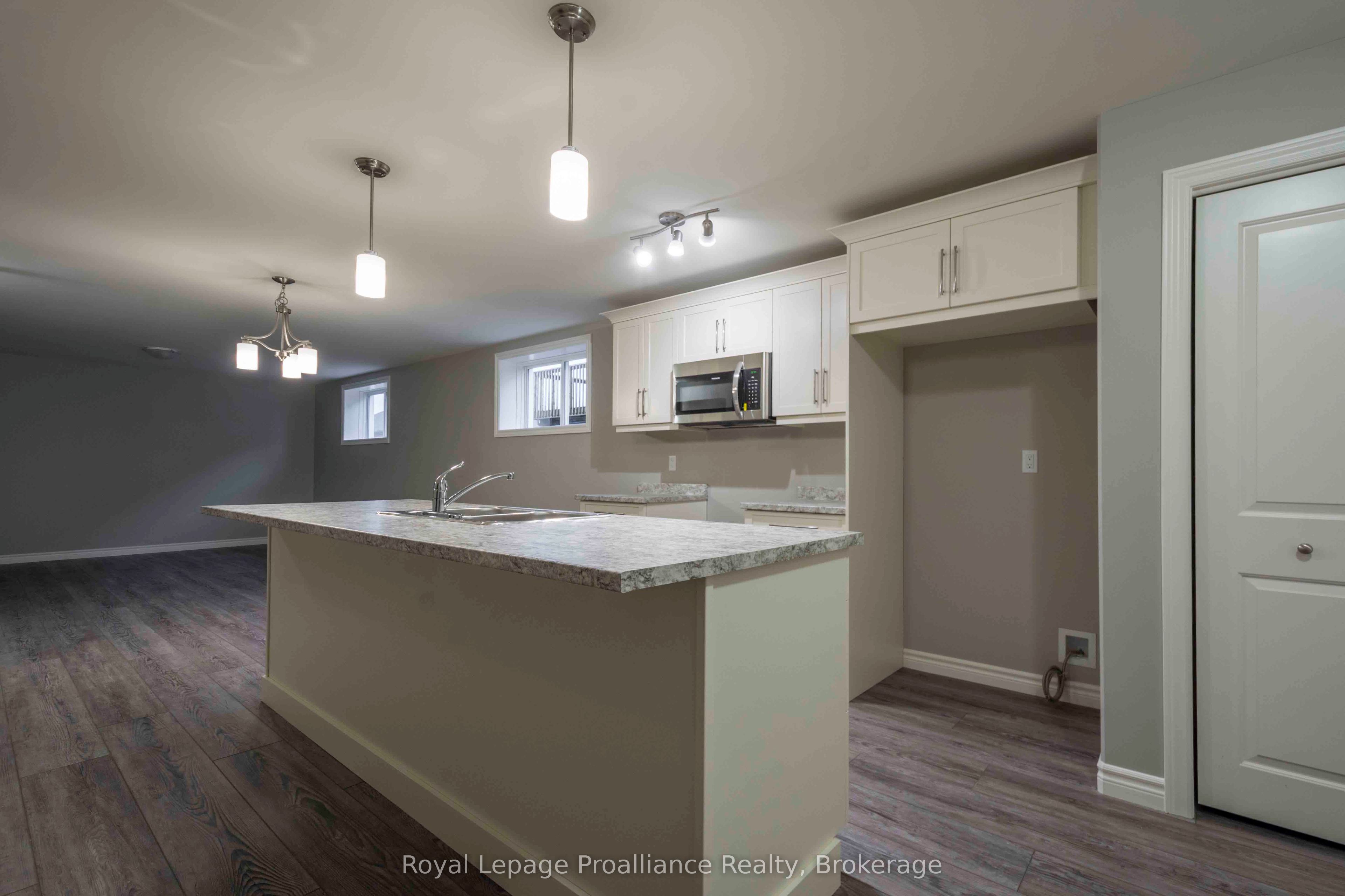 47 Dewal Place, Belleville, ON K8P 0H3 photo 2
