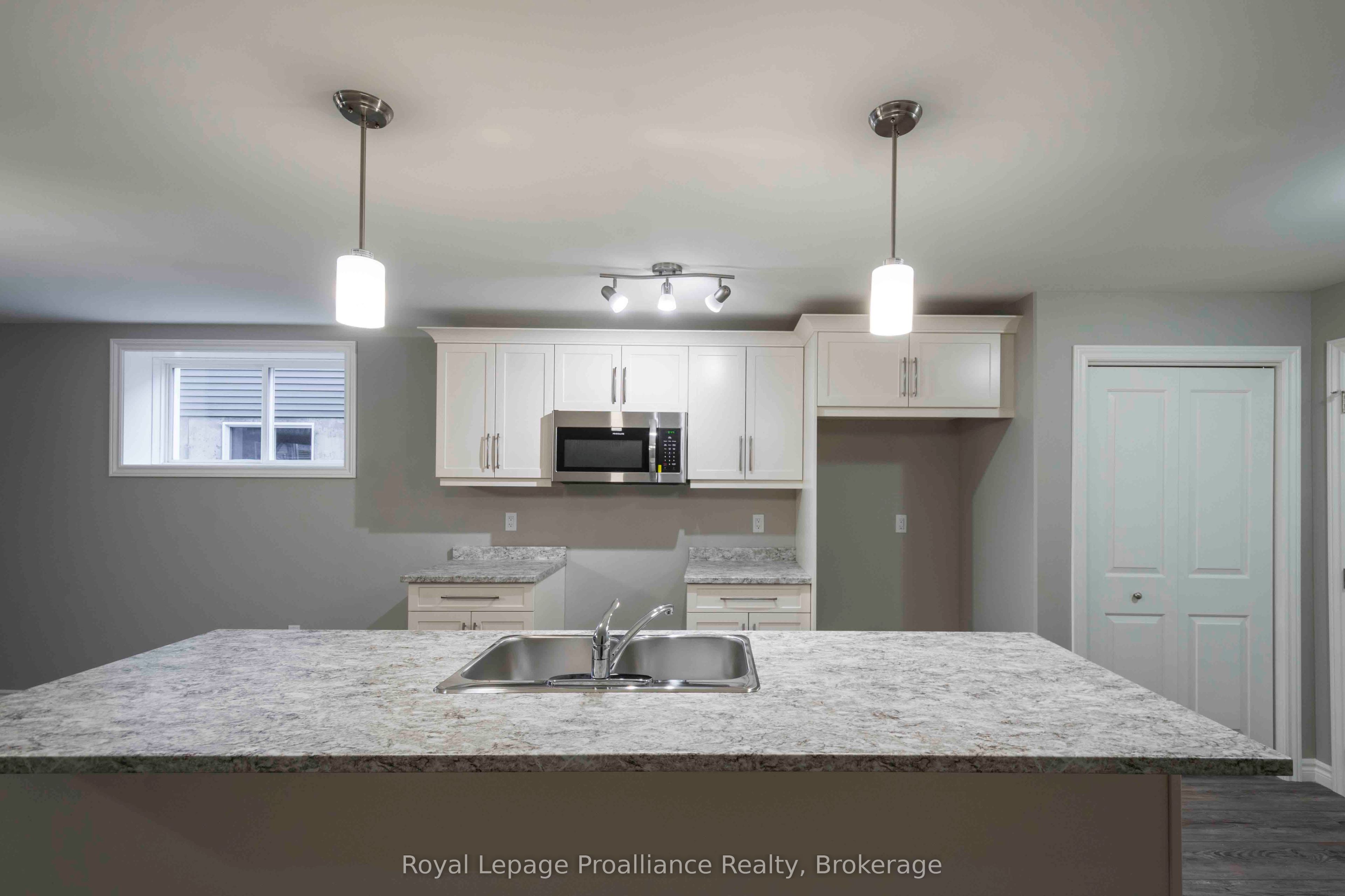 47 Dewal Place, Belleville, ON K8P 0H3 photo 3
