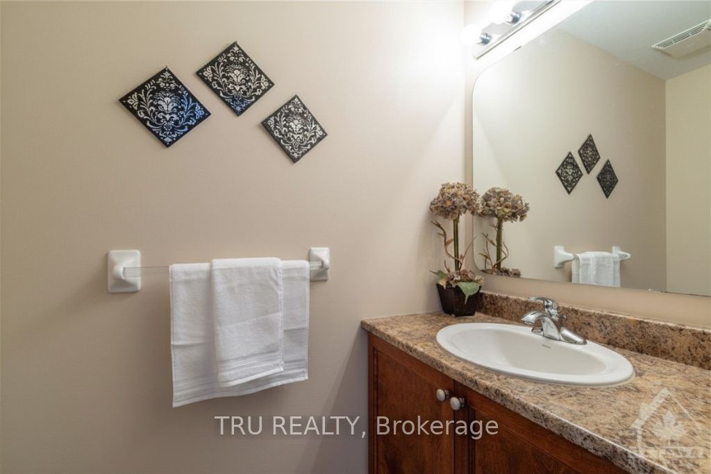 228 Berrigan Drive, Barrhaven, ON K2J 5C4 photo 3