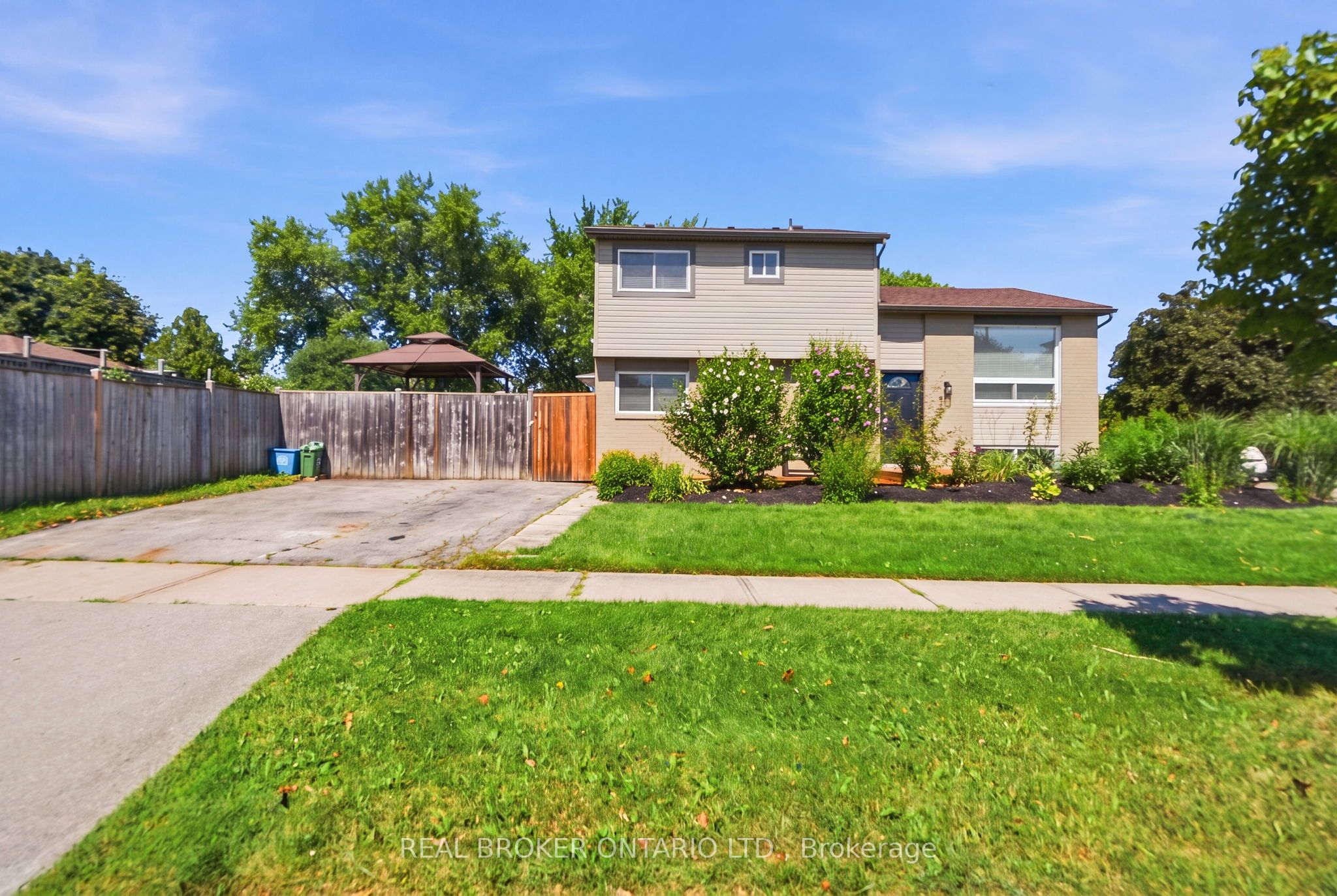 3 Prideaux Street, Hamilton, ON L8J 1C9