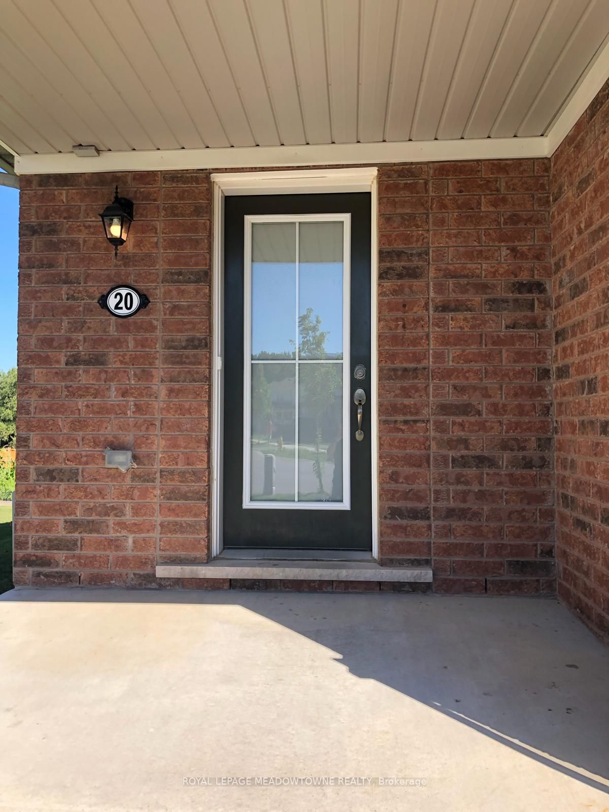 20 Butcher Crescent, Brantford, ON N3T 5L5 photo 2