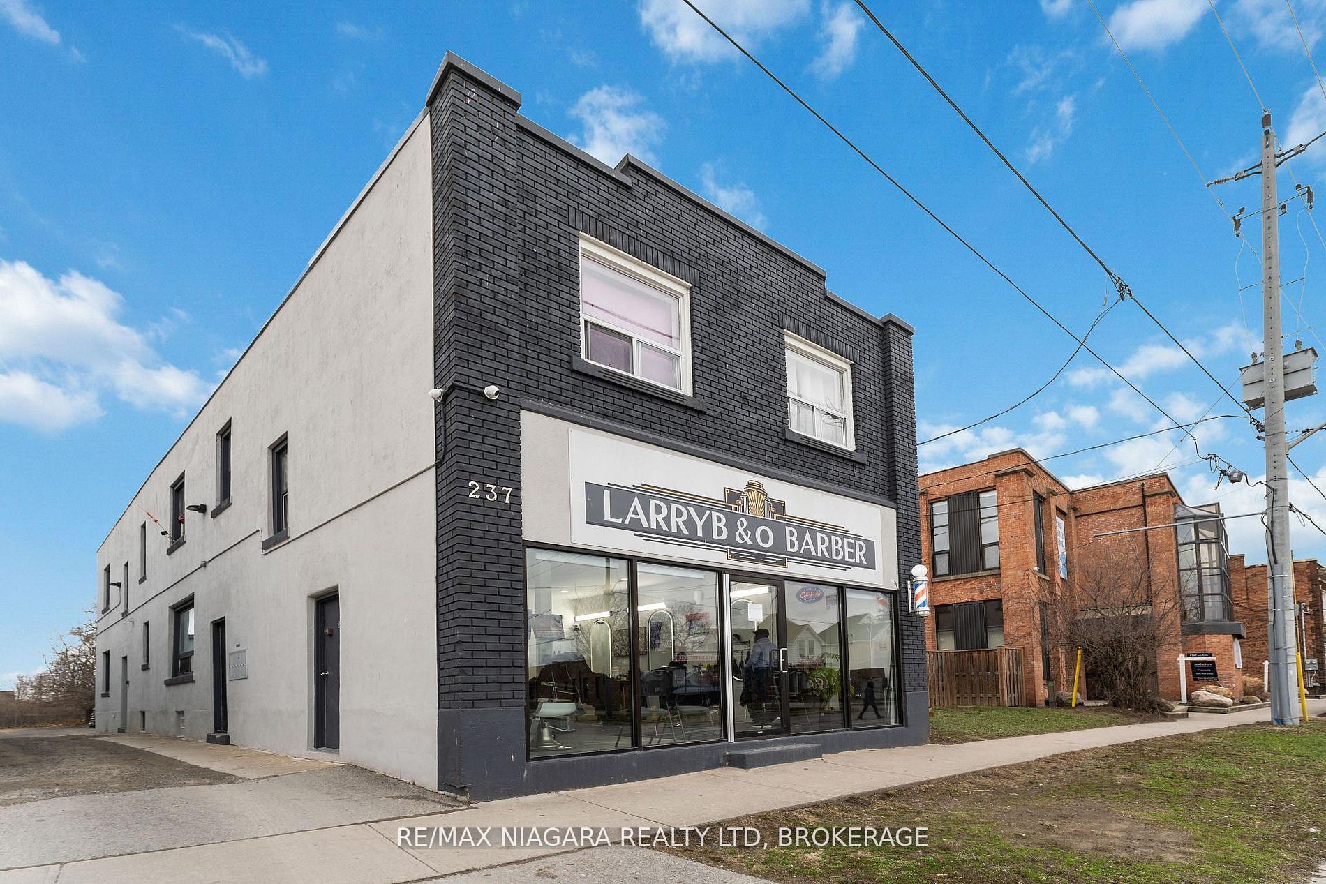 237 Church Street N 1, St. Catharines, ON L2R 3E8 photo 2