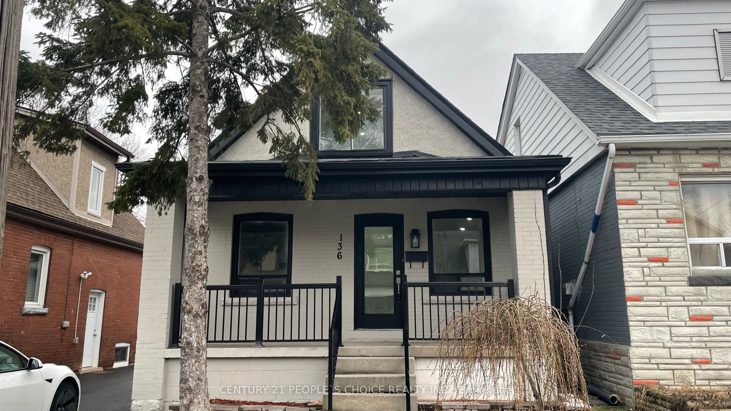 136 Edgemont Street N, Hamilton, ON L8H 4E1 photo 2