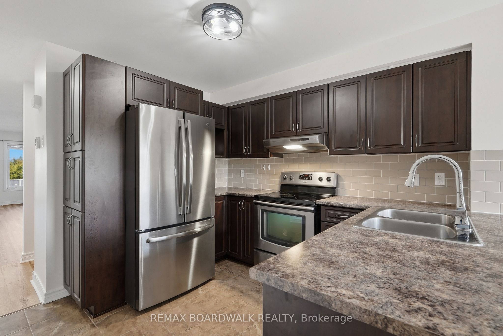 2330 Esprit Drive, Orleans - Cumberland and Area, ON K4A 0T5 photo 4