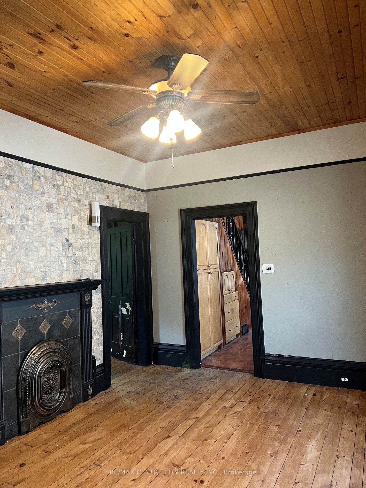 151 Clarence Street, London East, ON N6B 2J5 photo 3
