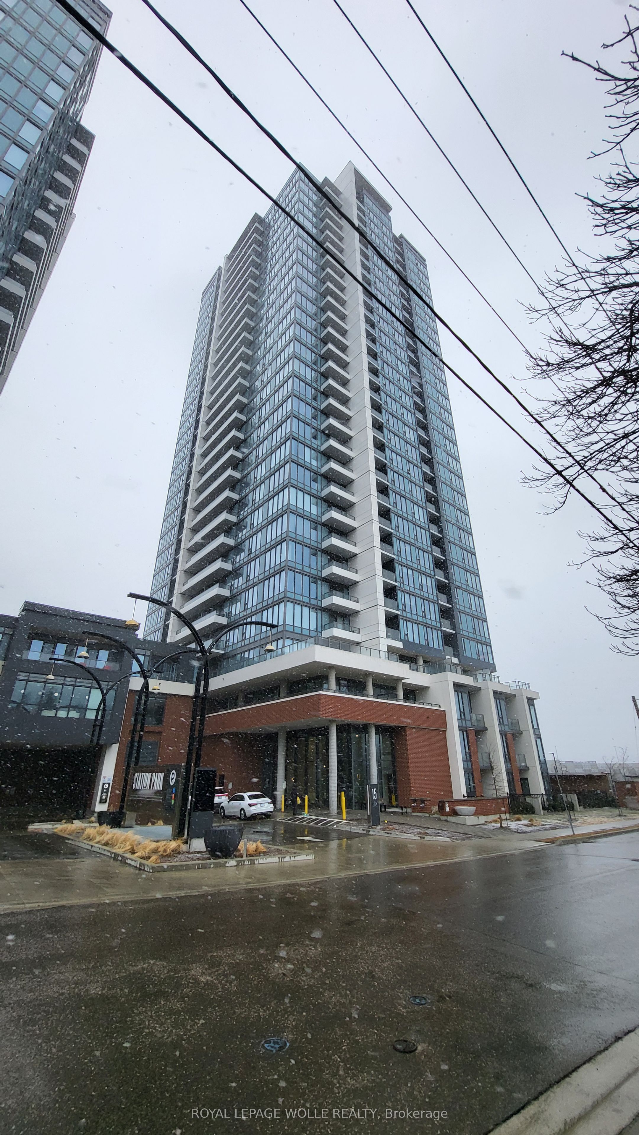 15 Wellington Street S 304, Kitchener, ON N2G 0E4
