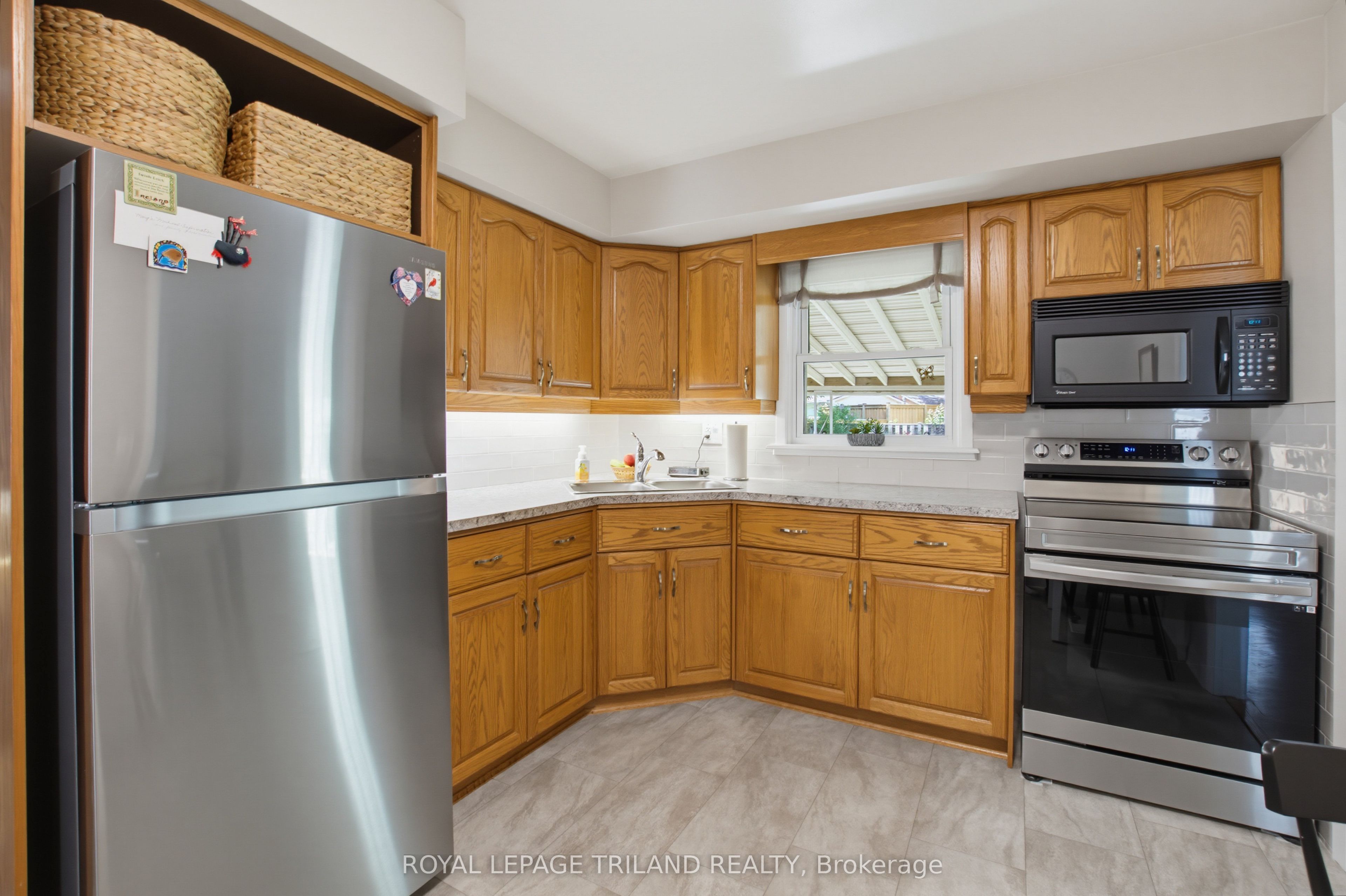 1463 Glenora Drive, London North, ON N5X 1V3 photo 4