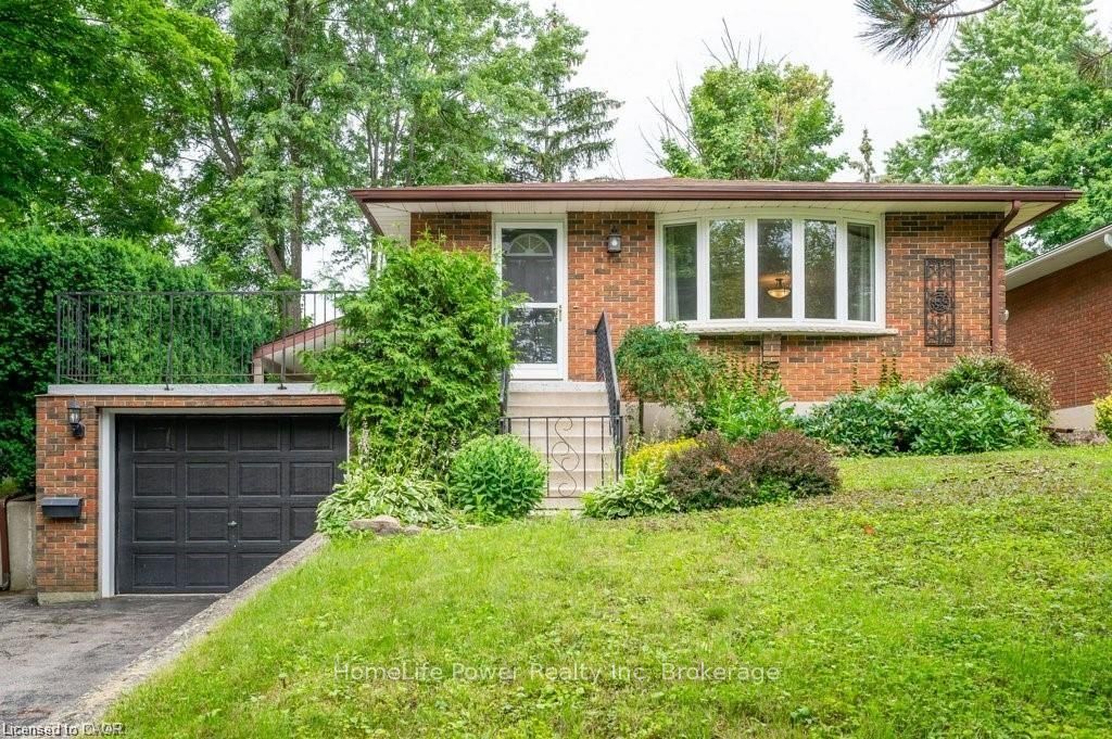573 Glen Manor Boulevard B, Waterloo, ON N2L 4T7