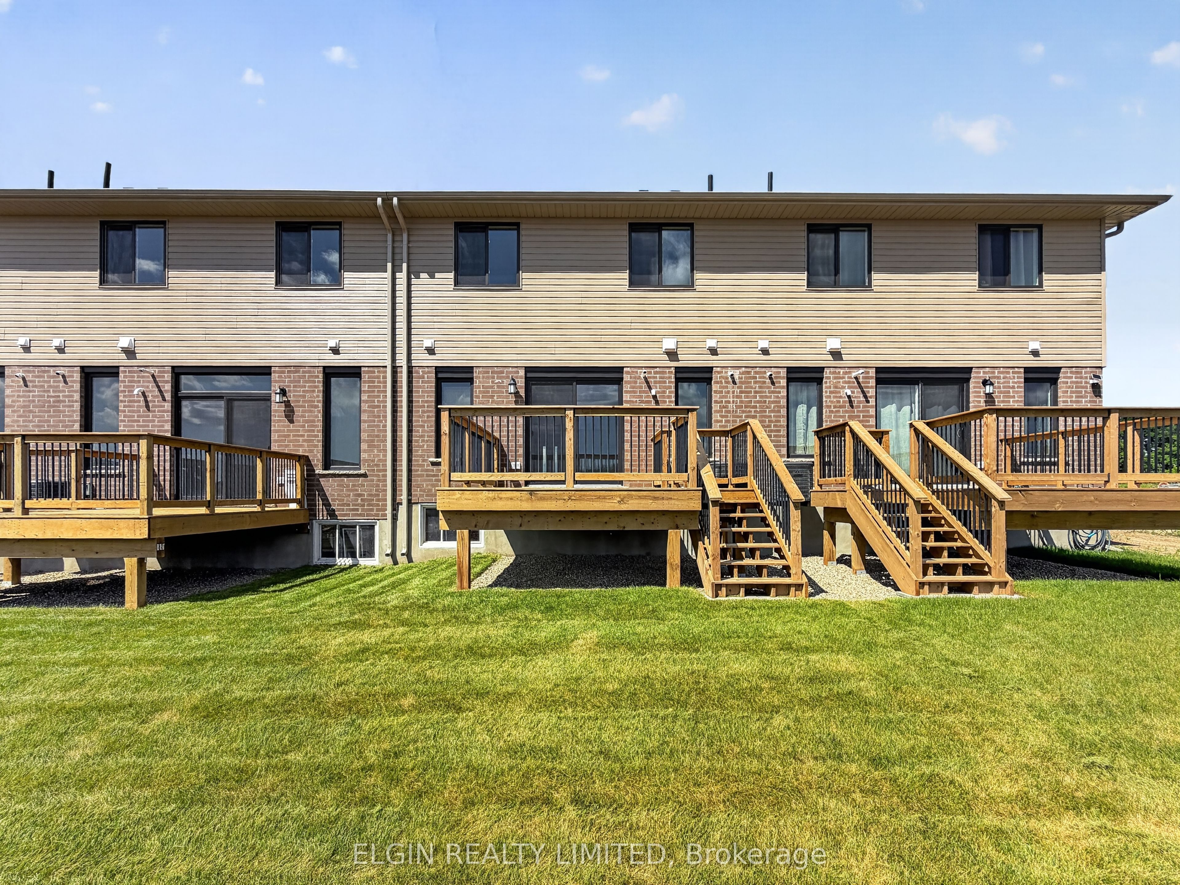72 Woodcock Drive, Tillsonburg, ON N4G 0L9 photo 3