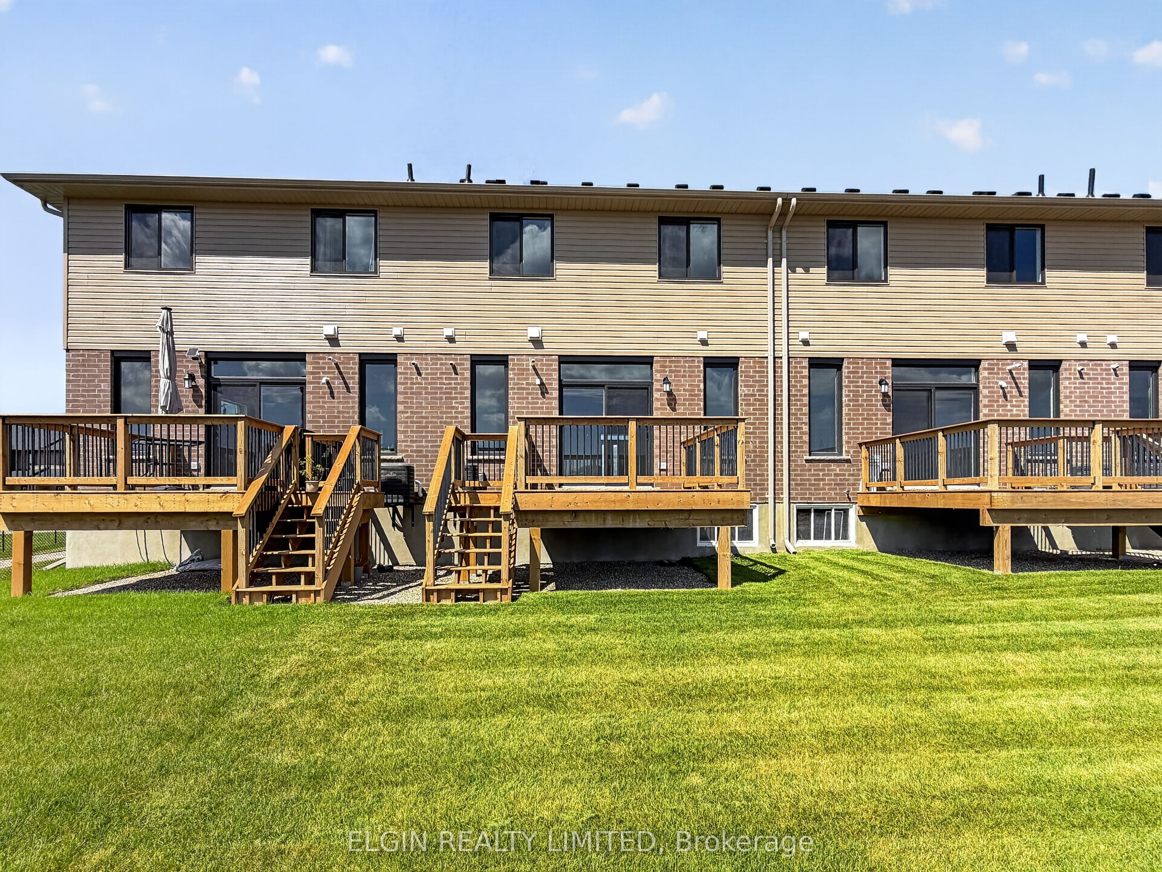 66 Woodcock Drive, Tillsonburg, ON N4G 0L9 photo 2
