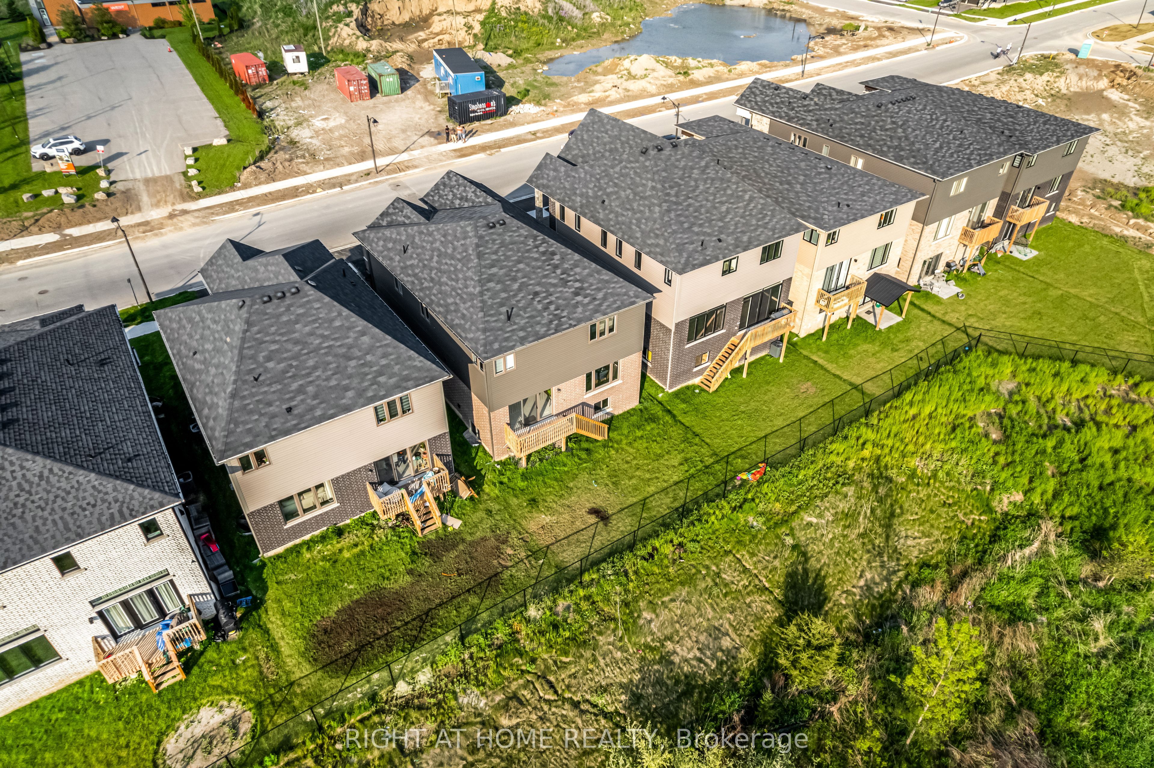 330 Gillespie Drive, Brantford, ON N3T 0X1 photo 5