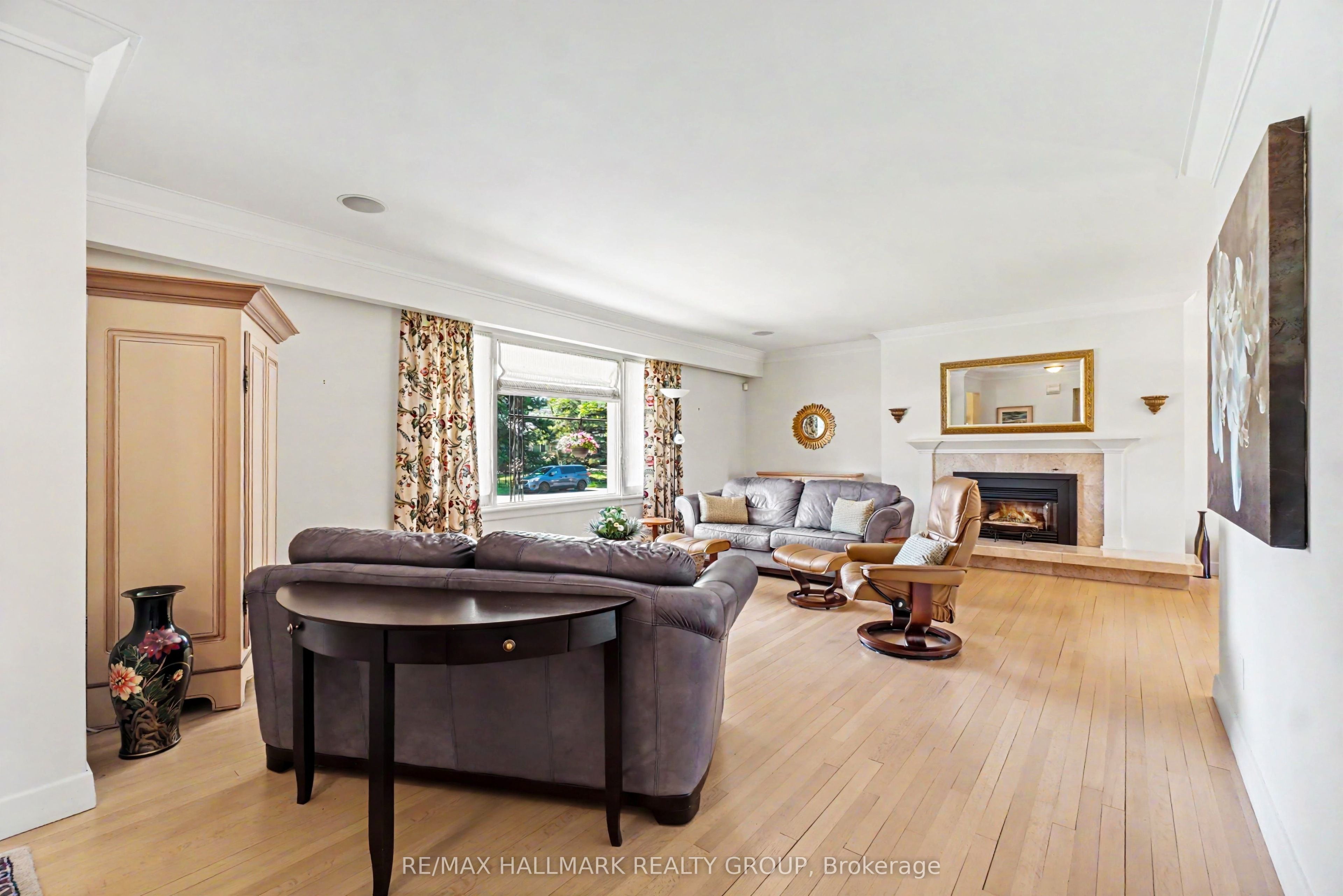 2009 Killarney Drive, McKellar Heights - Glabar Park and Area, ON K2A 1P9 photo 2
