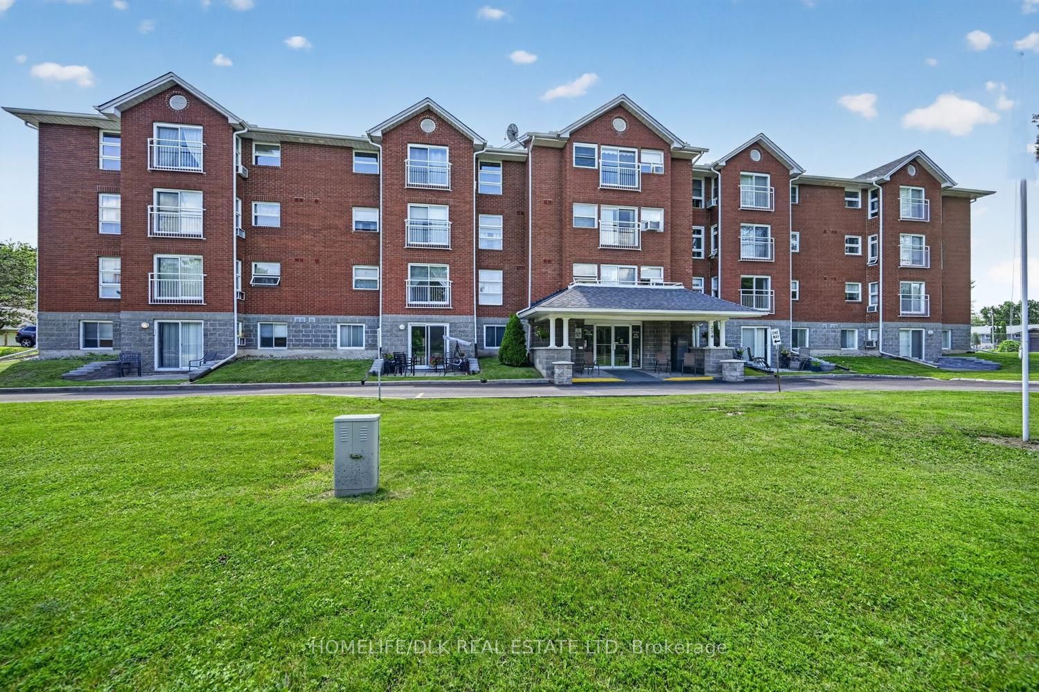274 Ormond Street 406, Brockville, ON K6V 6Z7 photo 2