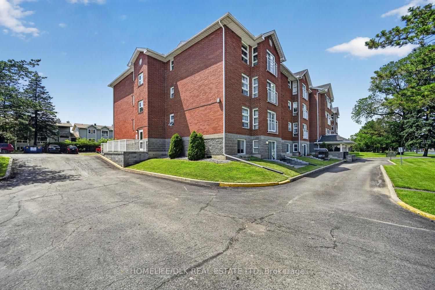 274 Ormond Street 406, Brockville, ON K6V 6Z7 photo 3