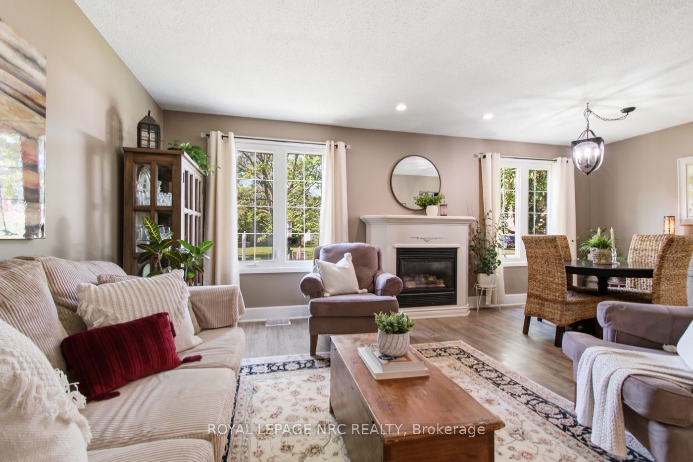 182 Leaside Drive, Welland, ON L3C 6H1 photo 3