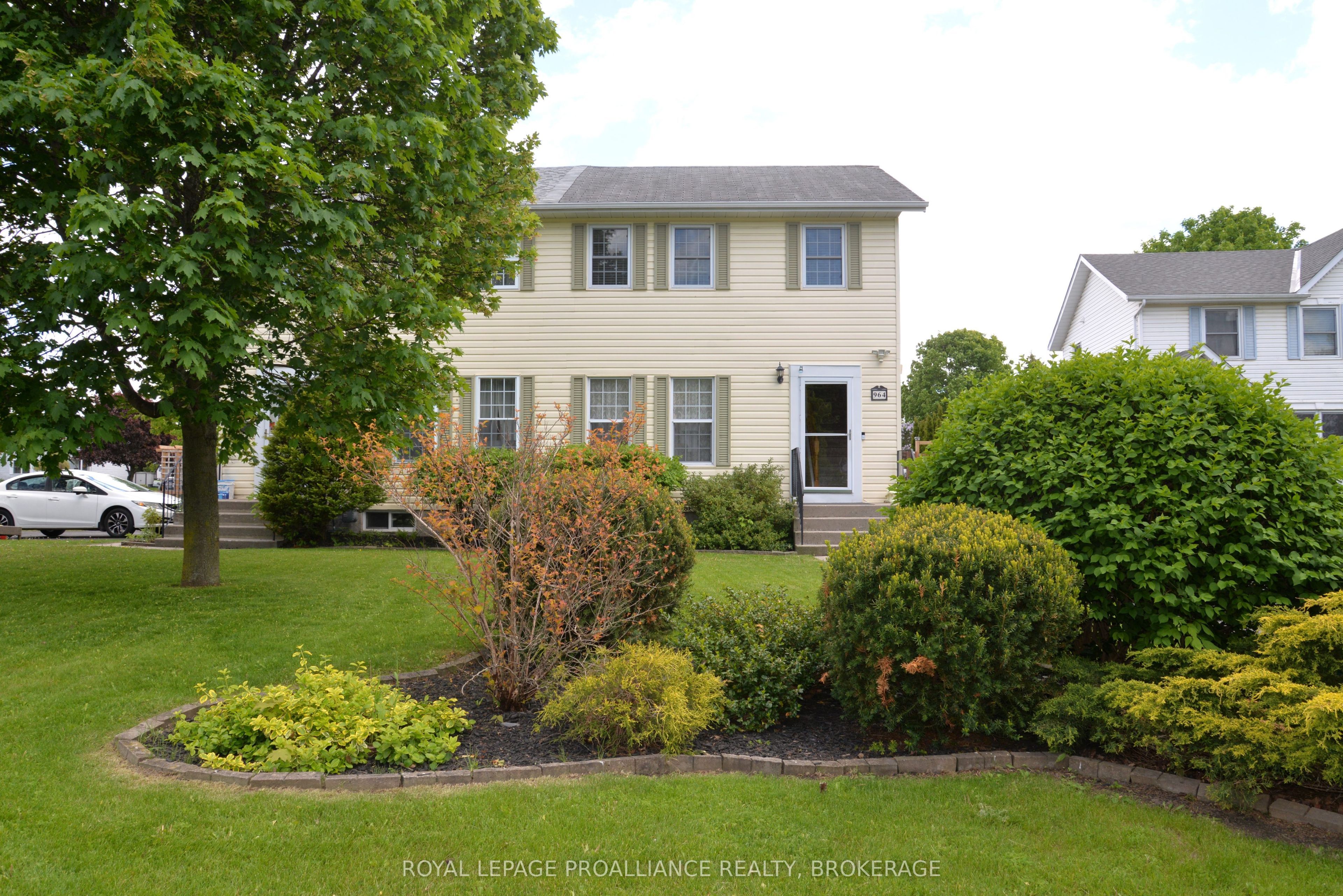 964 Uxbridge Crescent, Kingston, ON K7M 8K8 photo 2