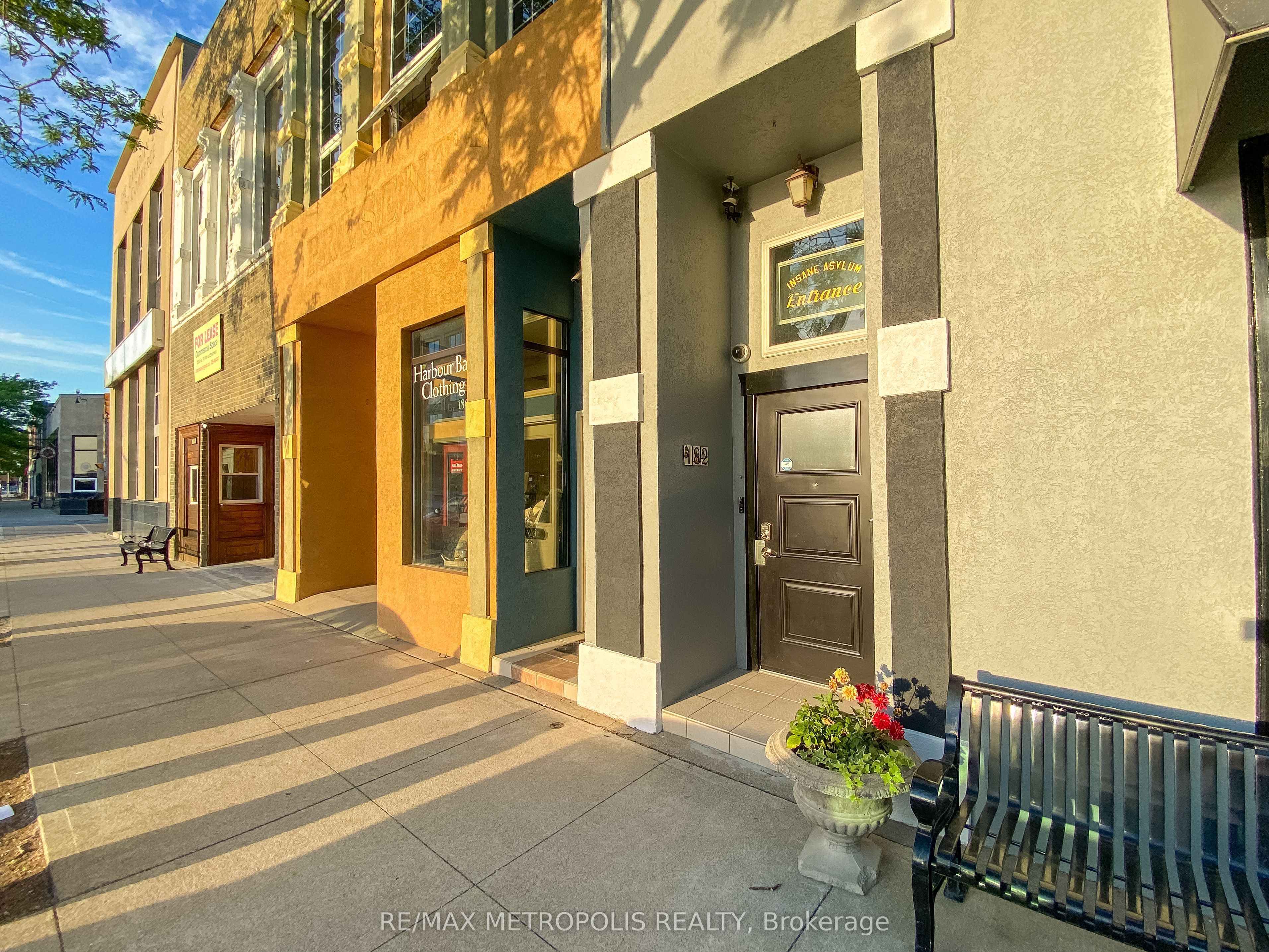 182 Front Street N Upper, Sarnia, ON N7T 5S3 photo 4