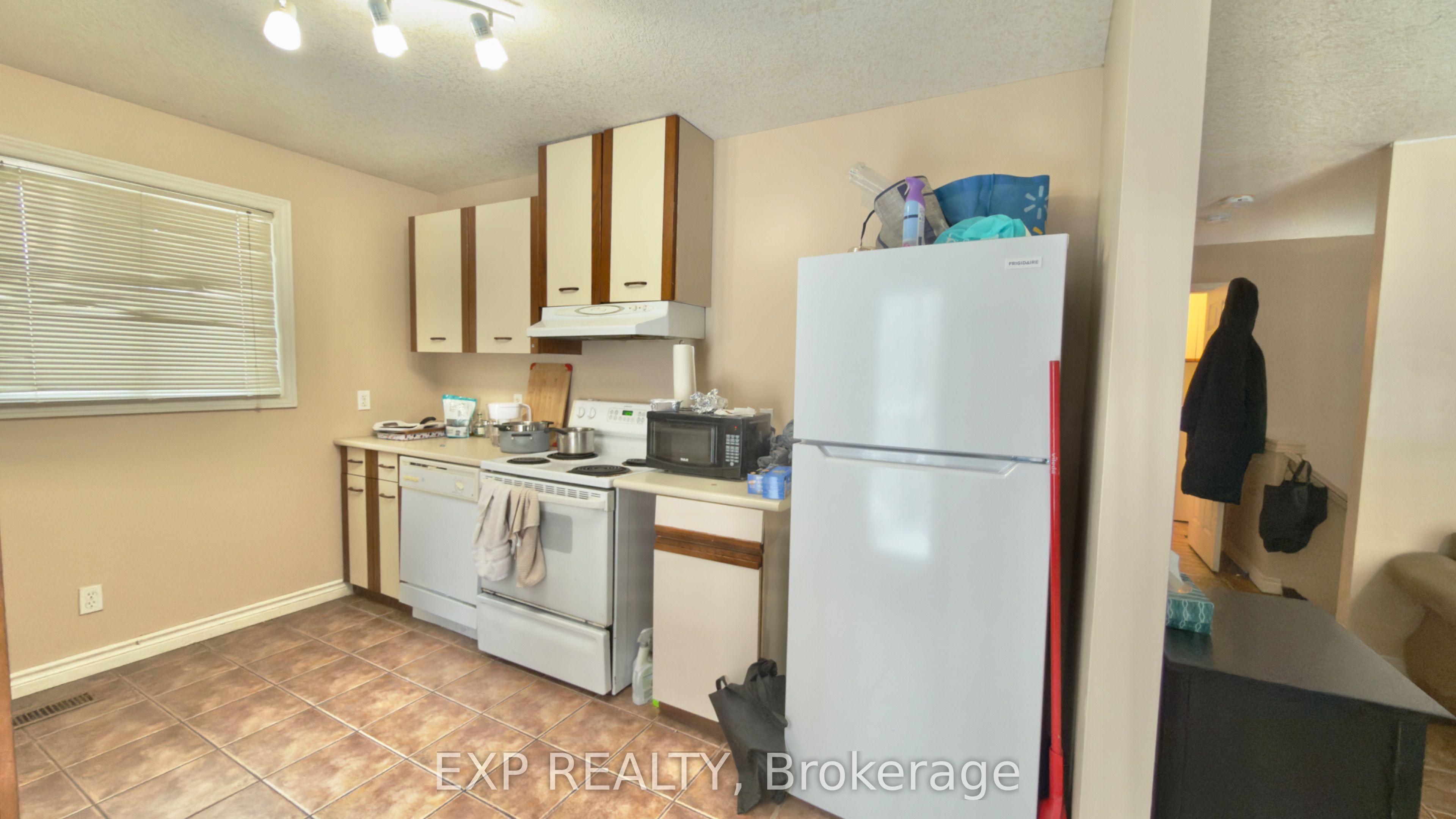 16 Marshall Street, Waterloo, ON N2J 2T2 photo 5