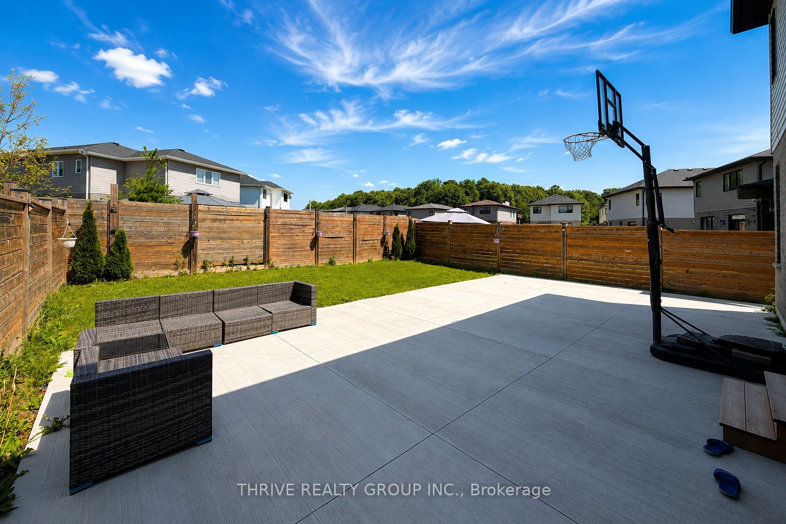 1340 John Kenney Drive, London North, ON N6G 0Y1 photo 3
