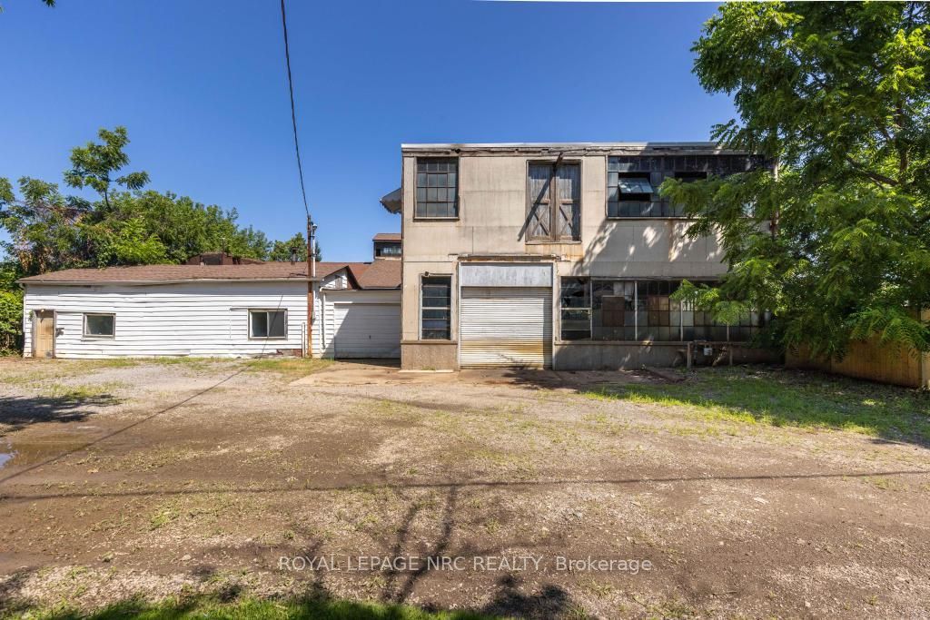 35 McGhie Street, St. Catharines, ON L2R 5A9 photo 2