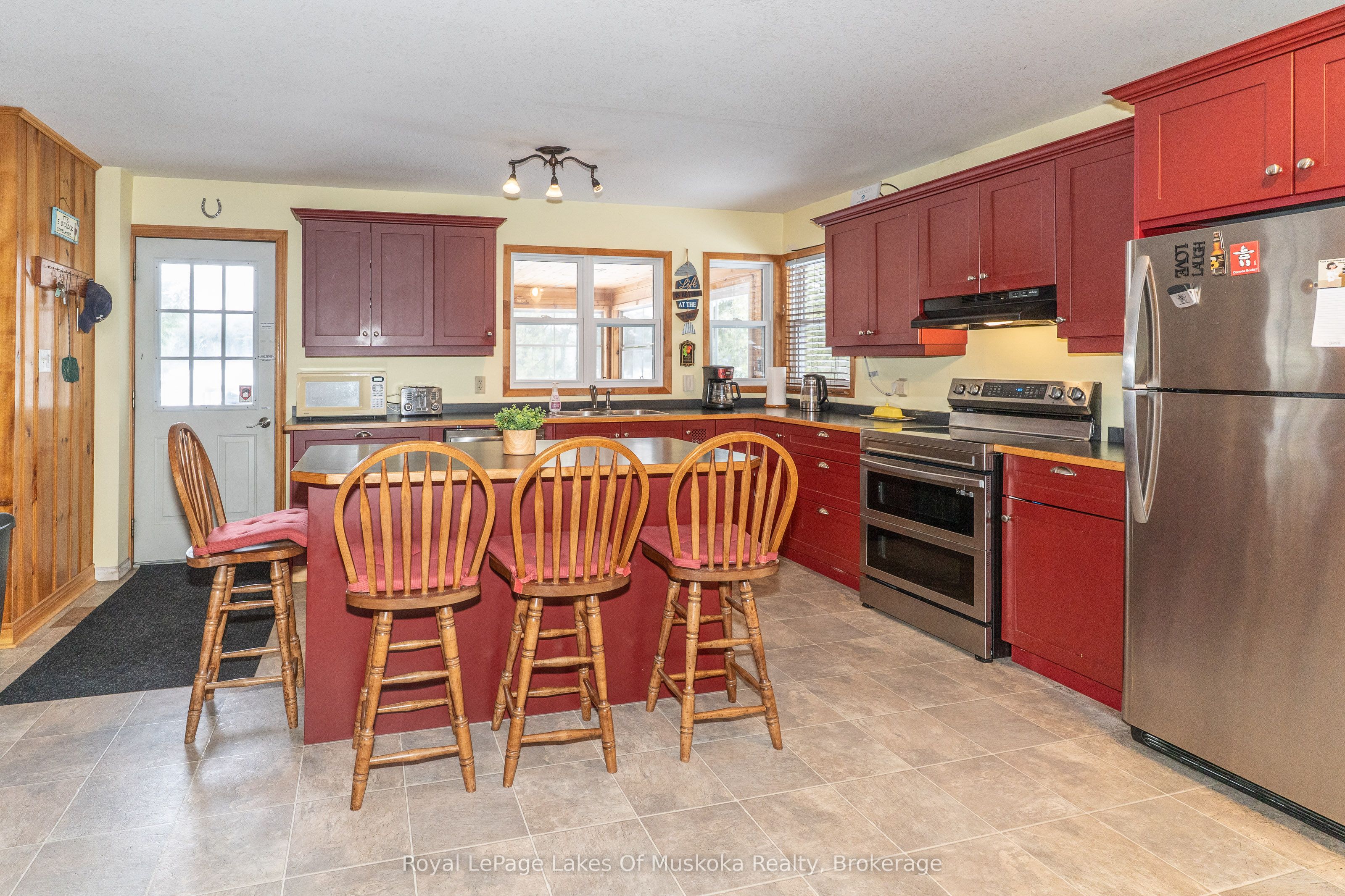 1012 Goodlife Lane, Algonquin Highlands, ON P0A 0A8 photo 4