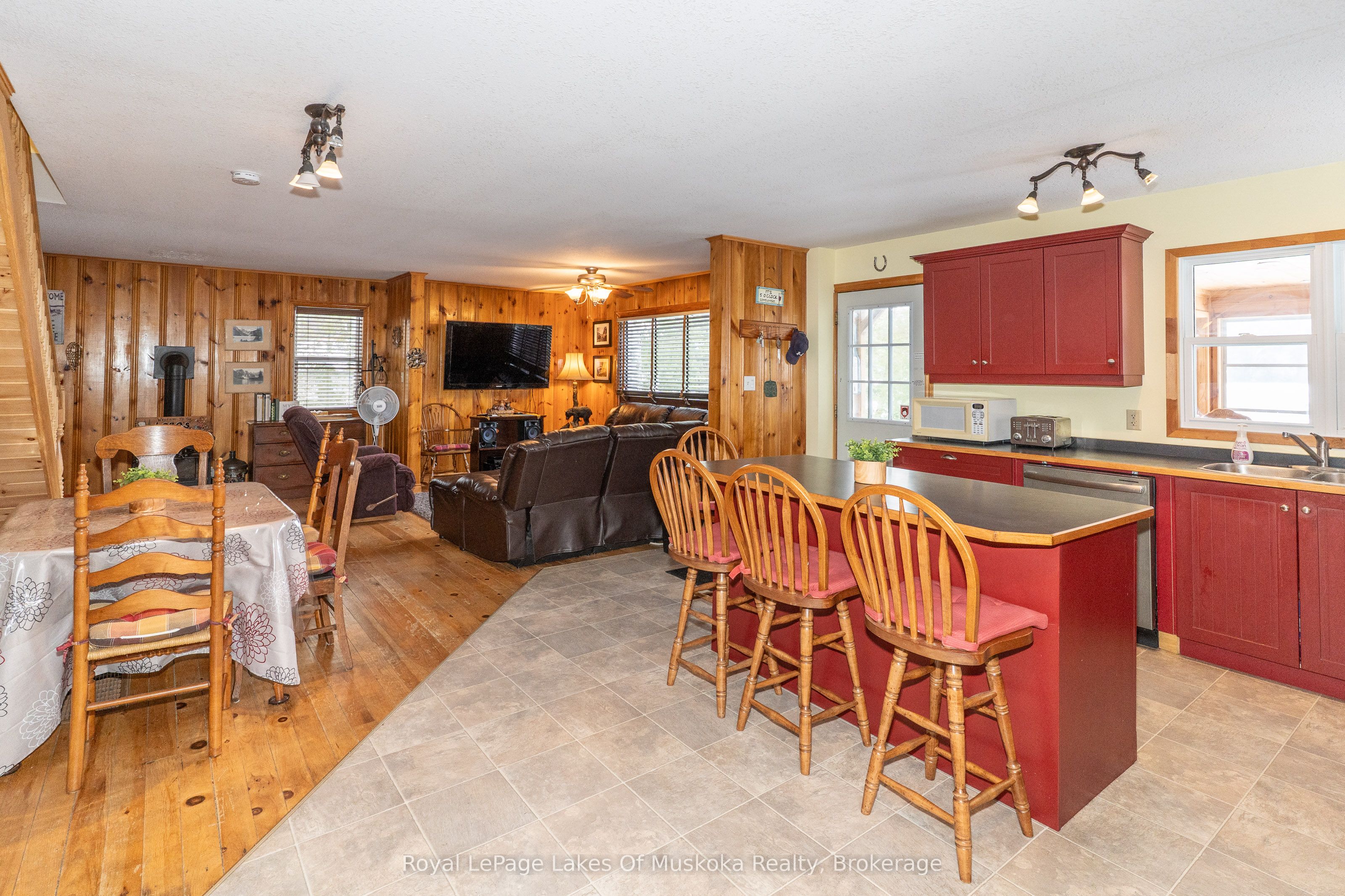 1012 Goodlife Lane, Algonquin Highlands, ON P0A 0A8 photo 5