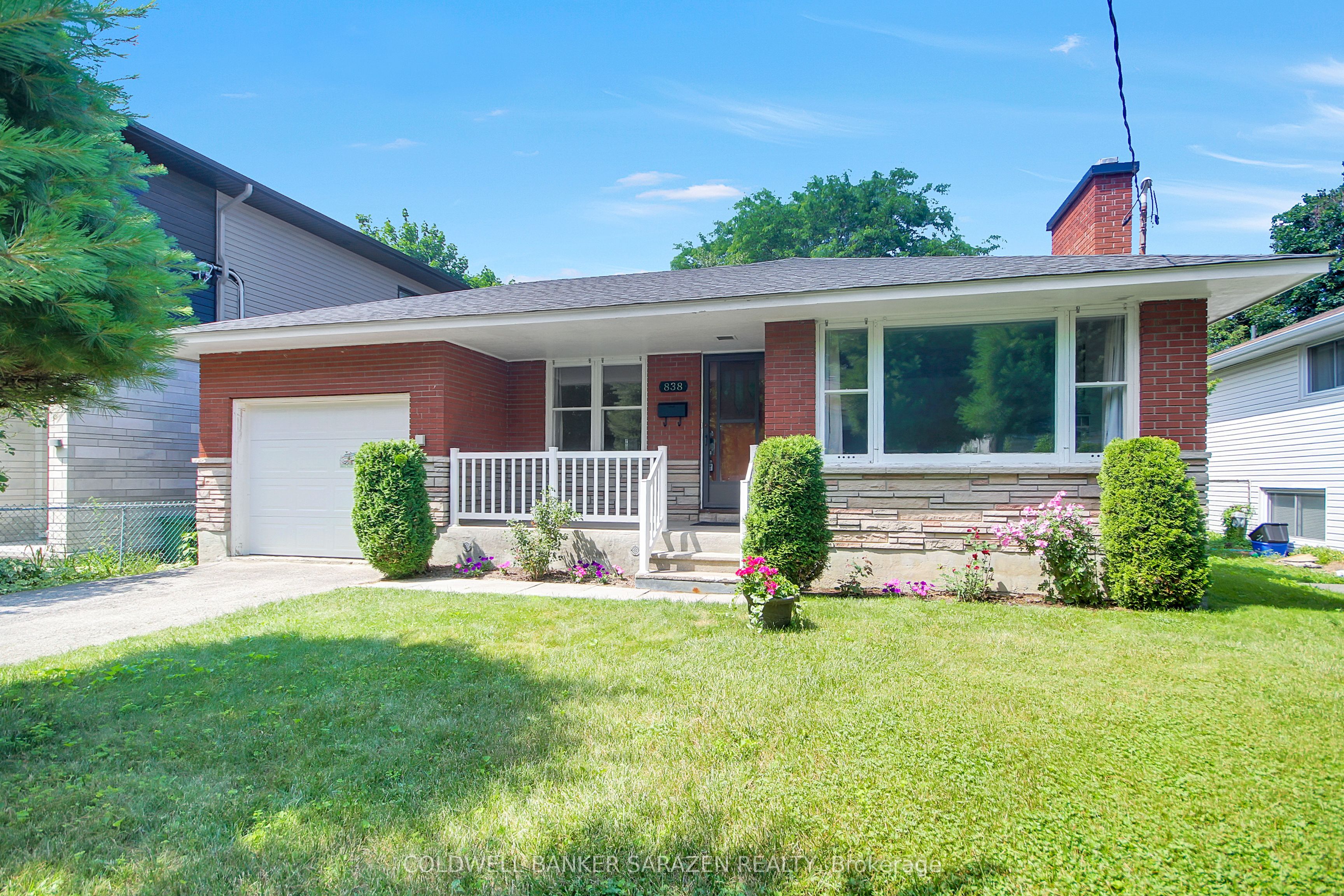 838 Maplewood Avenue, Britannia Heights - Queensway Terrace N and Area, ON K2B 5V5