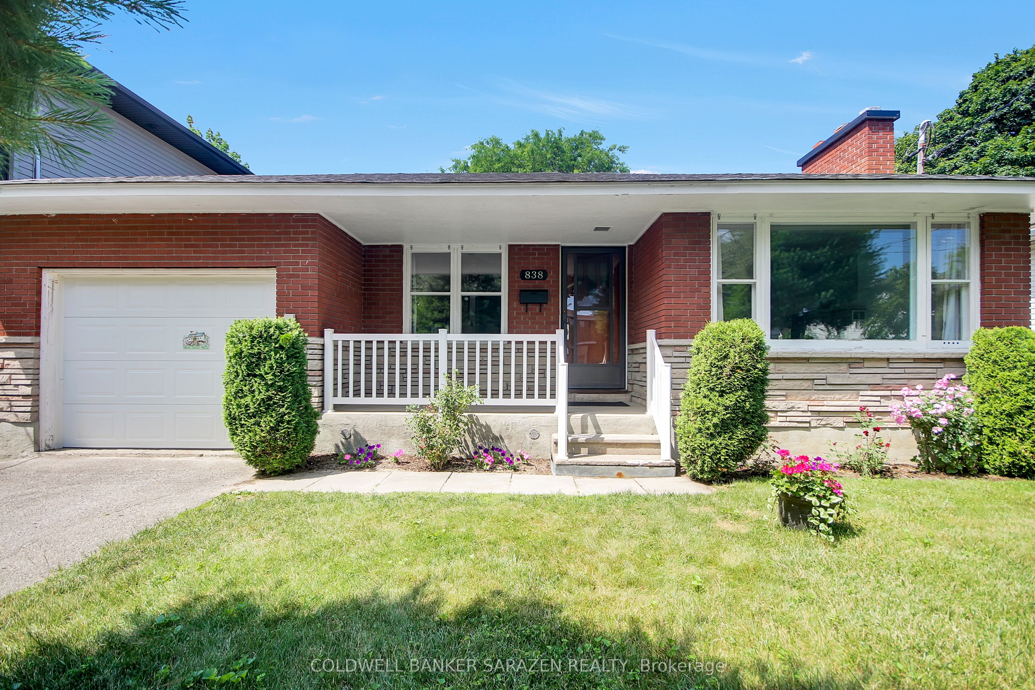 838 Maplewood Avenue, Britannia Heights - Queensway Terrace N and Area, ON K2B 5V5 photo 2