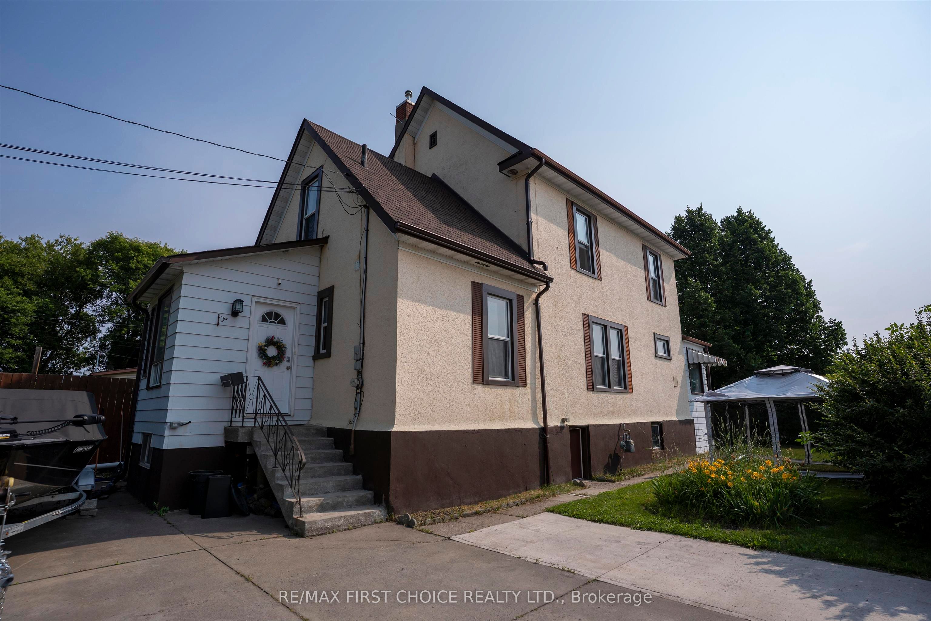 503 Prince Arthur Boulevard, Thunder Bay, ON P7C 3M5 photo 2