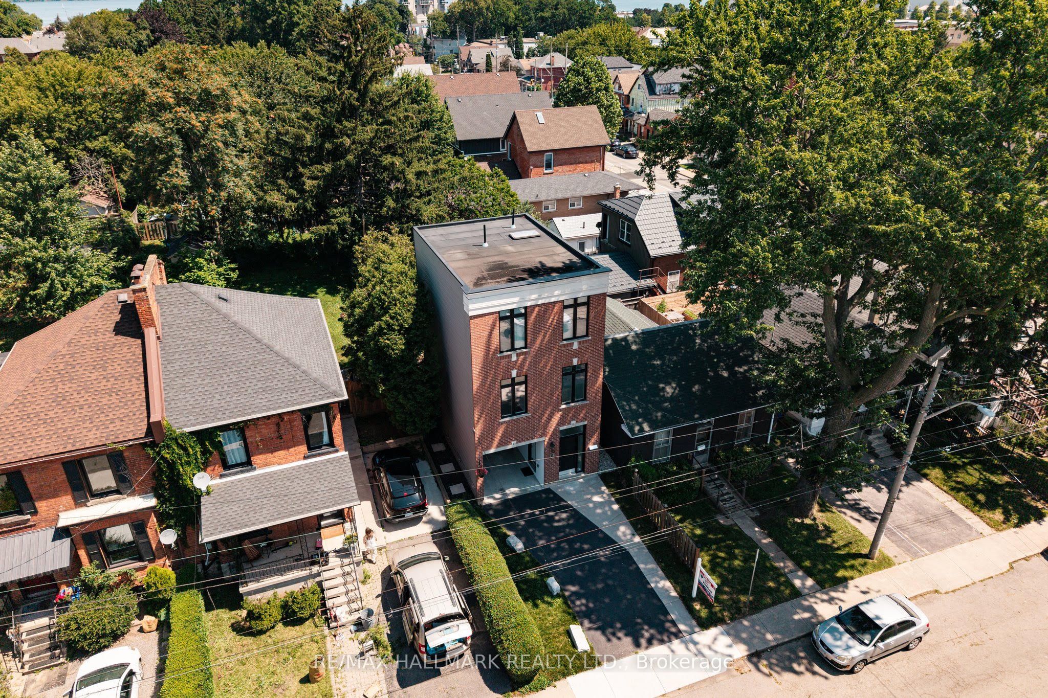 53 Wood Street E, Hamilton, ON L8L 3Y2 photo 3