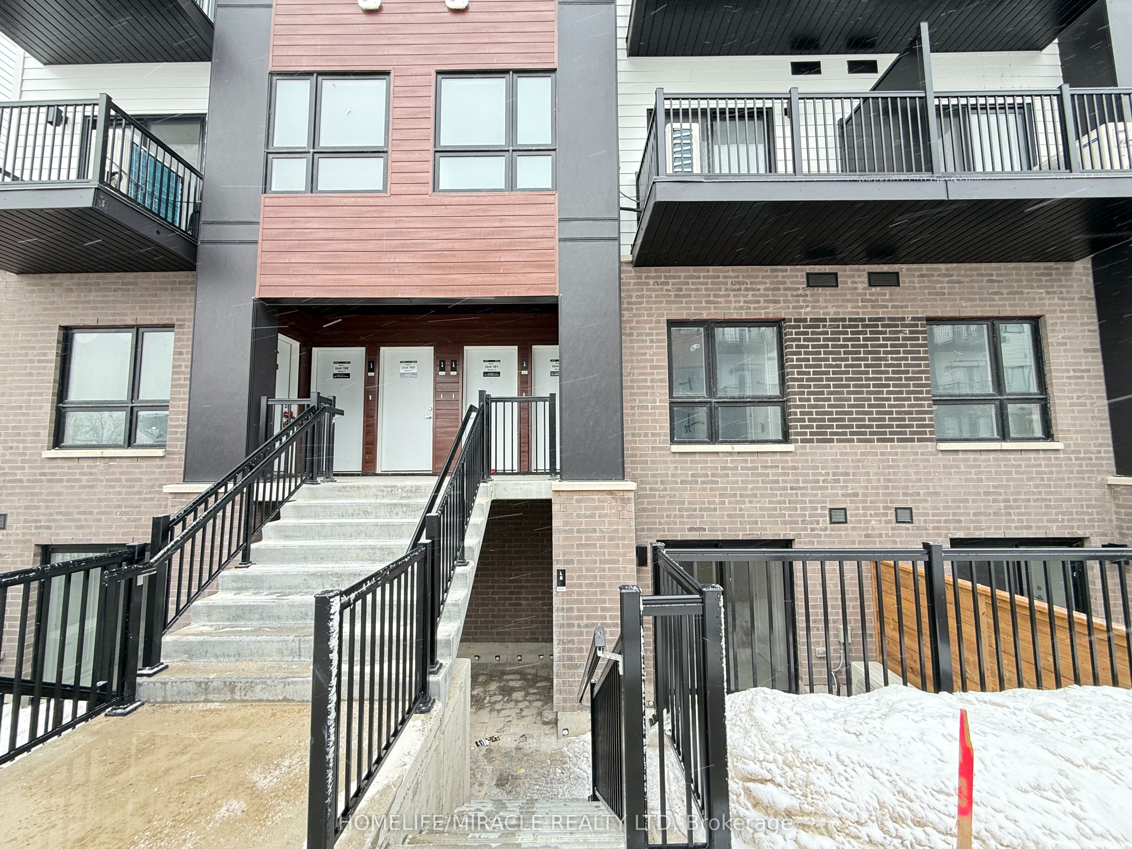 40 Palace Street L8, Kitchener, ON N2E 3Z4 photo 2