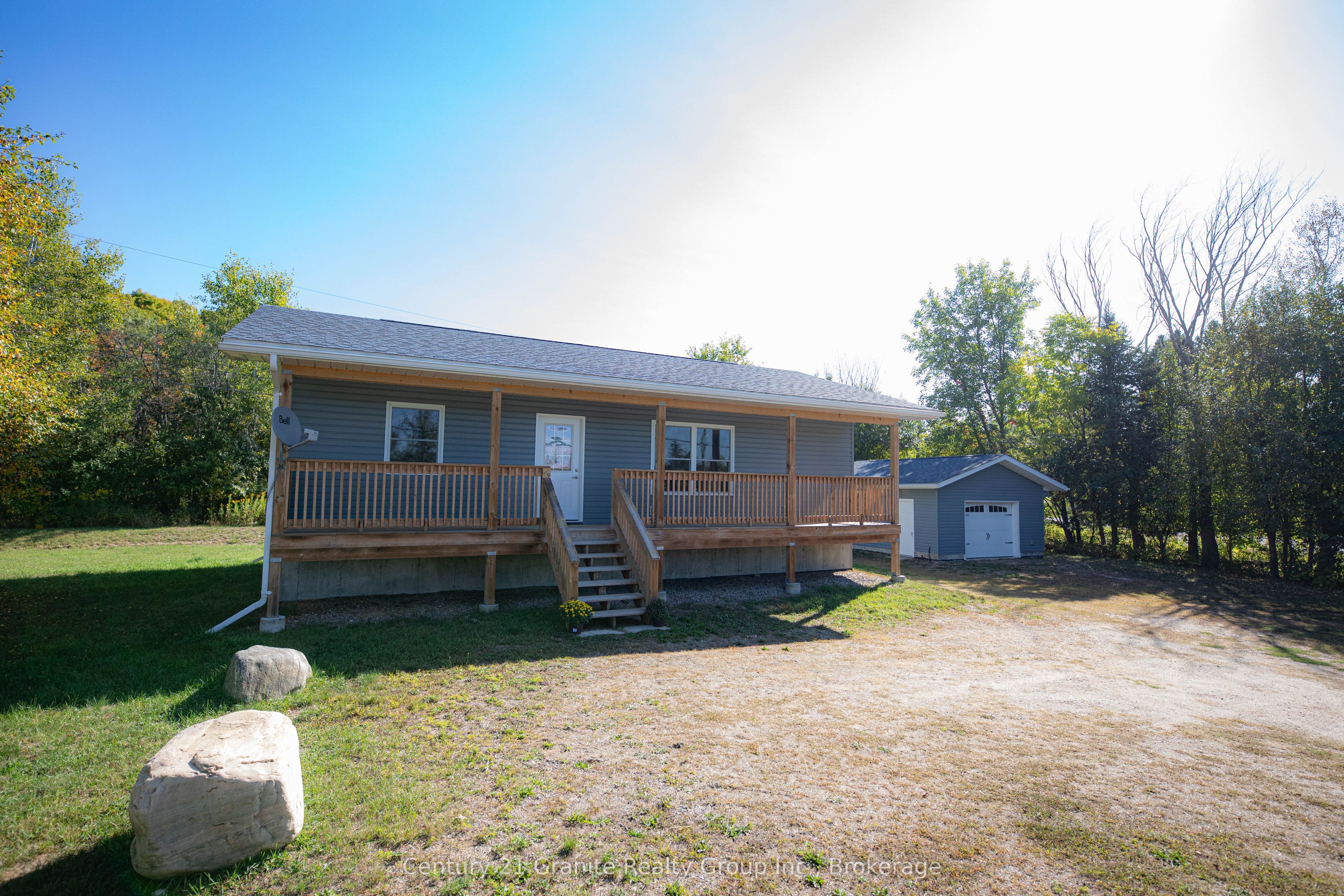 1160 Kennisis Lake Road, Dysart et al, ON K0M 1S0 photo 2